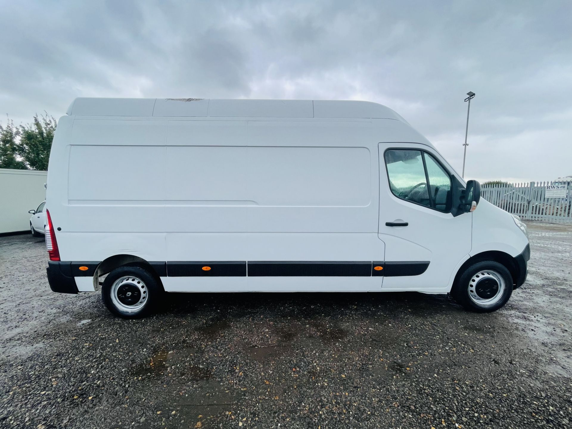 ** ON SALE **Renault Master Extra L4 H3 2015 '15 Reg' Panel-Van - Air con - LCV - Image 12 of 19