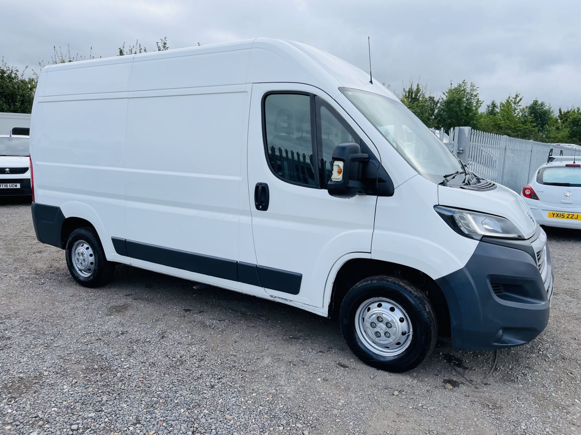 *** ON SALE *** Peugeot Boxer 2.0 Blue HDI Professional L2 H2 2016 '66 Reg' Sat Nav - Air con - - Image 15 of 20