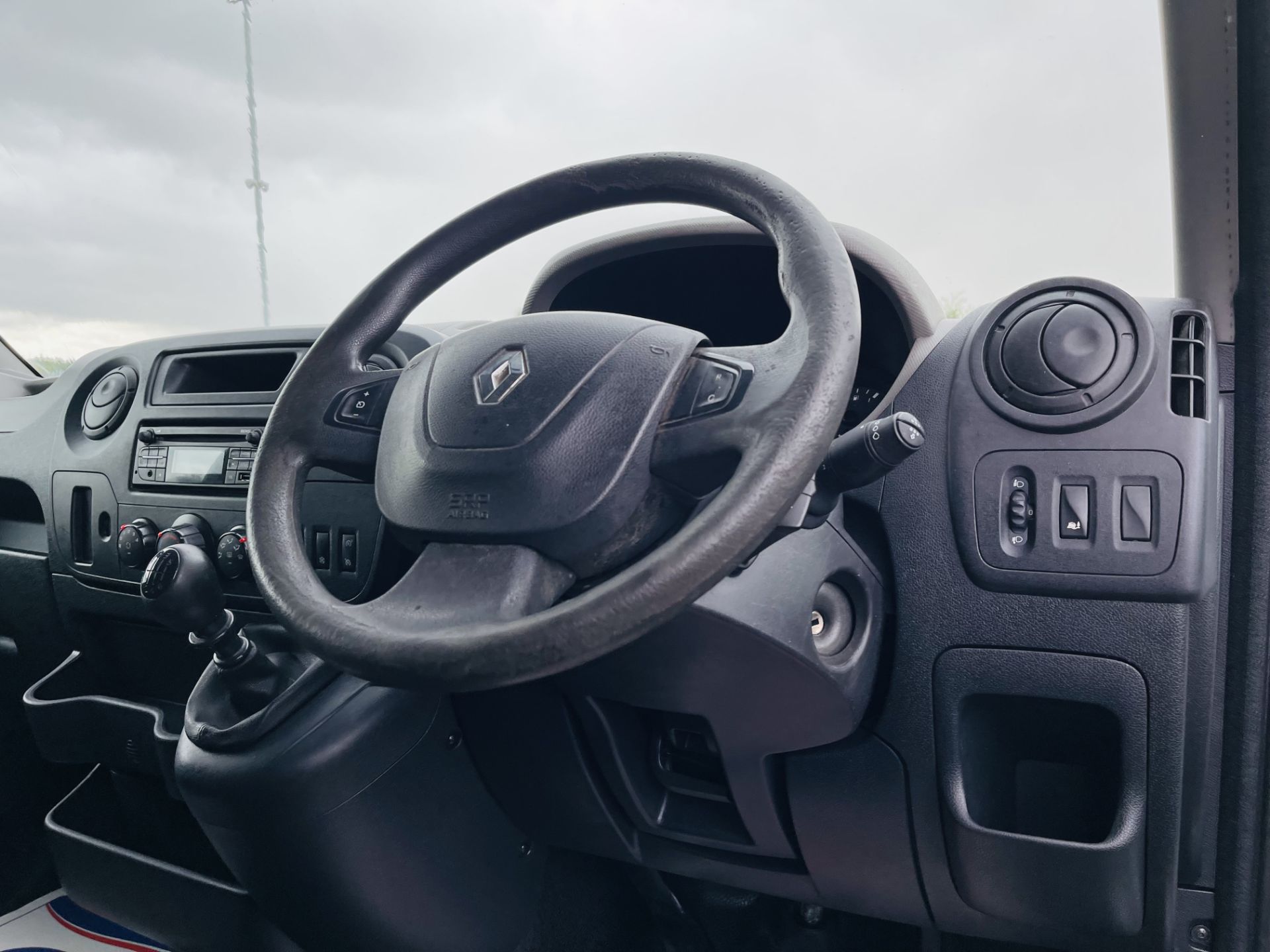 ** ON SALE **Renault Master Extra L4 H3 2015 '15 Reg' Panel-Van - Air con - LCV - Image 17 of 19