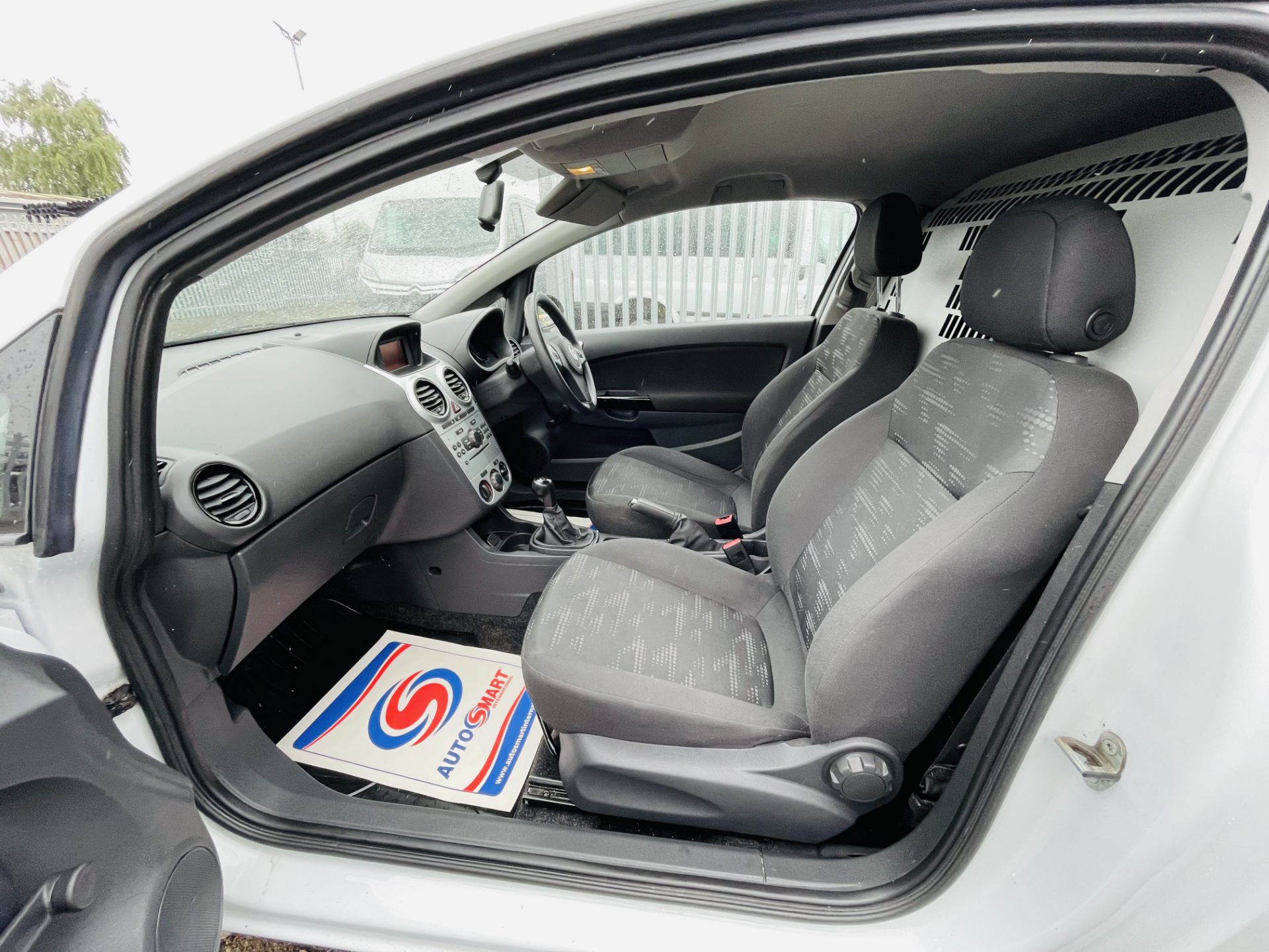 Vauxhall Corsa 1.2 CDTI Eco-Flex 2015 '15 Reg' - LCV - No Vat Save 20% - Image 6 of 17