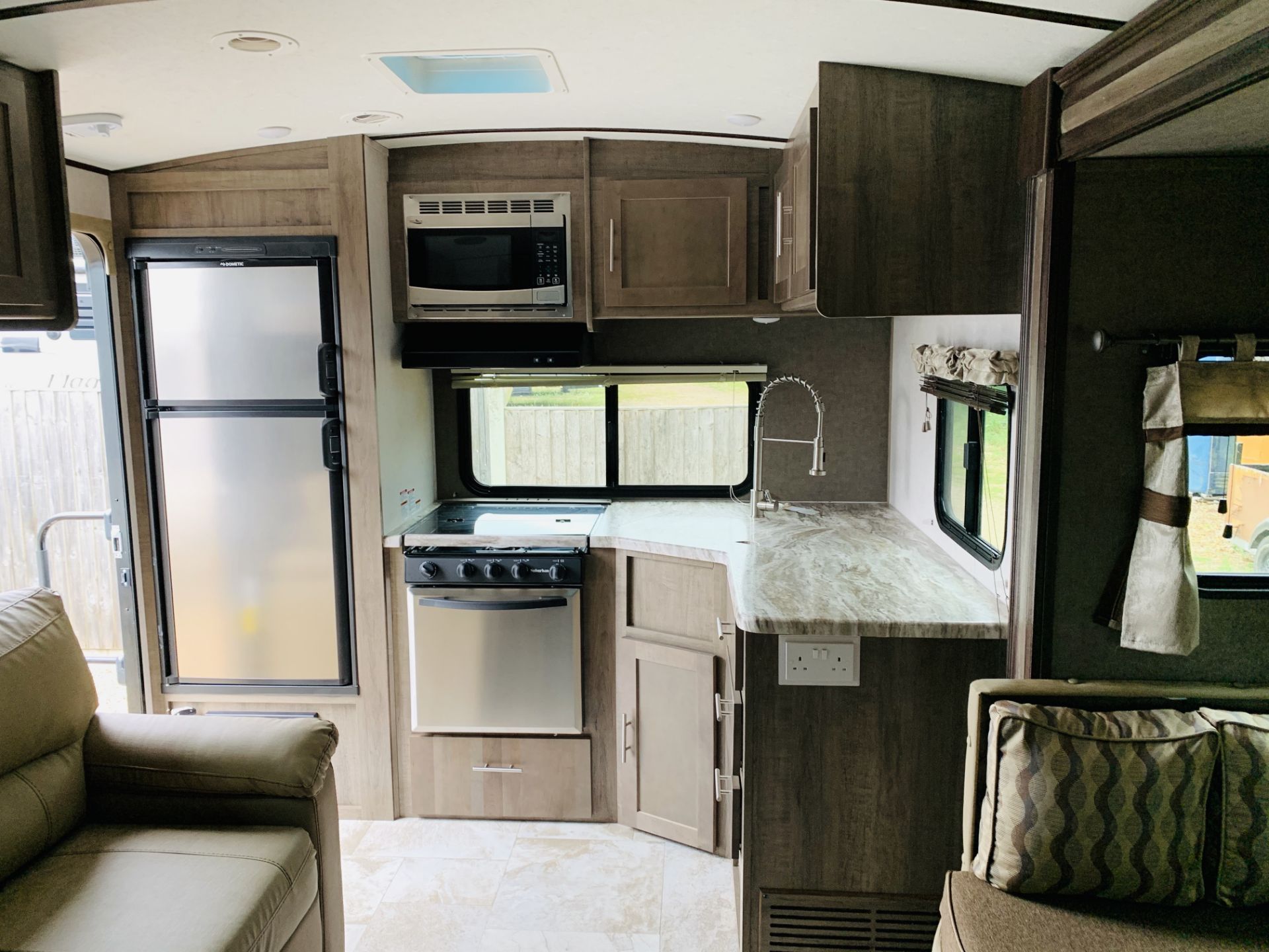 ** ON SALE ** Forest River Surveyor 251 RKS 2020 Spec RV - 6 Berth -Air Conditioning- Rear Kitchen- - Image 28 of 63