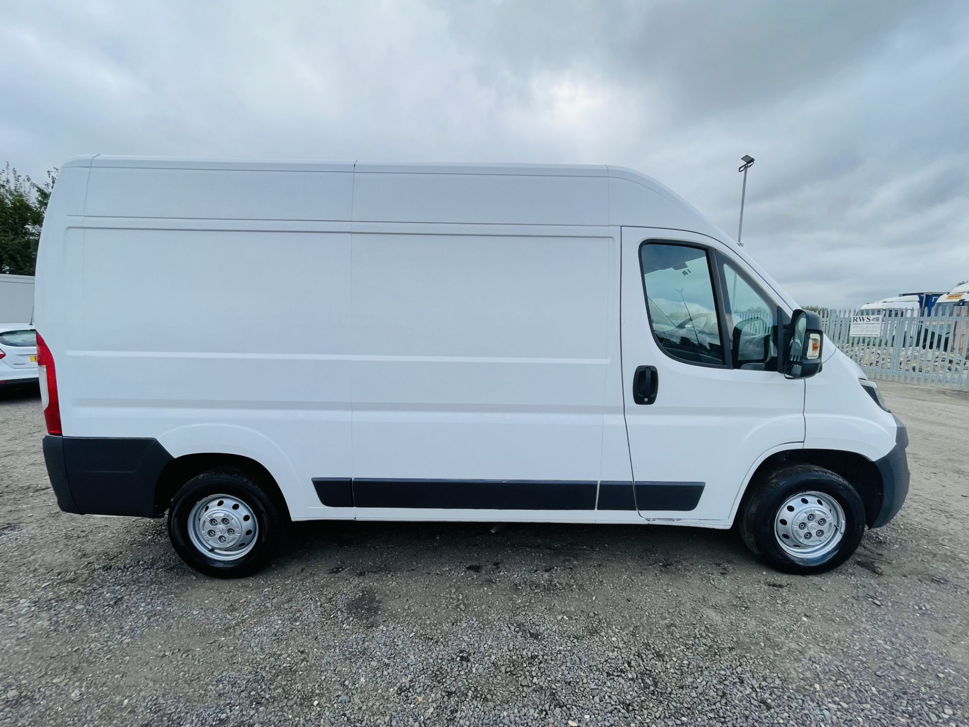 *** ON SALE *** Peugeot Boxer 2.0 Blue HDI Professional L2 H2 2016 '66 Reg' Sat Nav - Air con - - Image 14 of 20