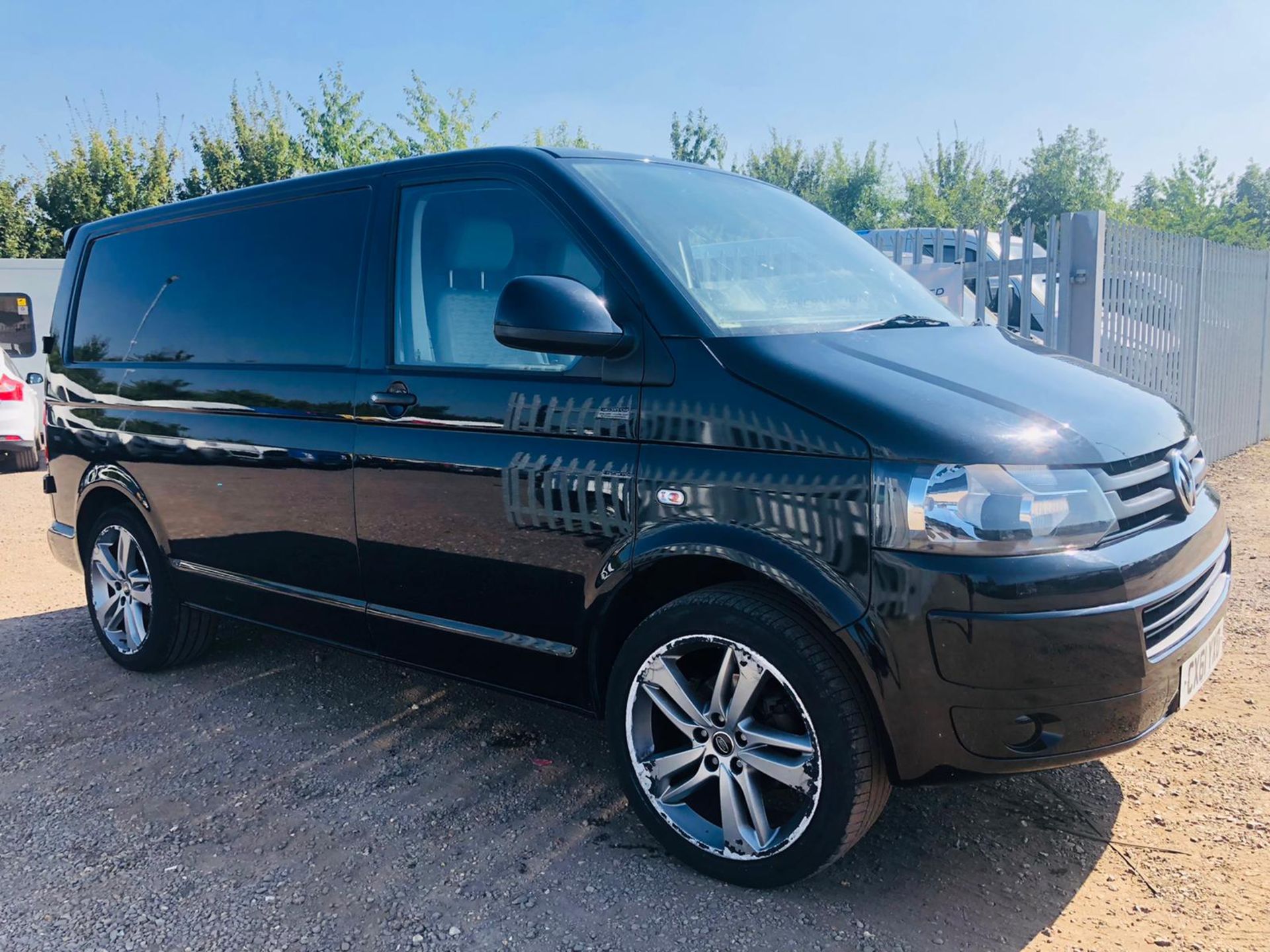 ** ON SALE ** Volkswagen Transporter T30 2.0 TDI 140 L1 H1 2011 '61 Reg' Air con - Sat Nav -