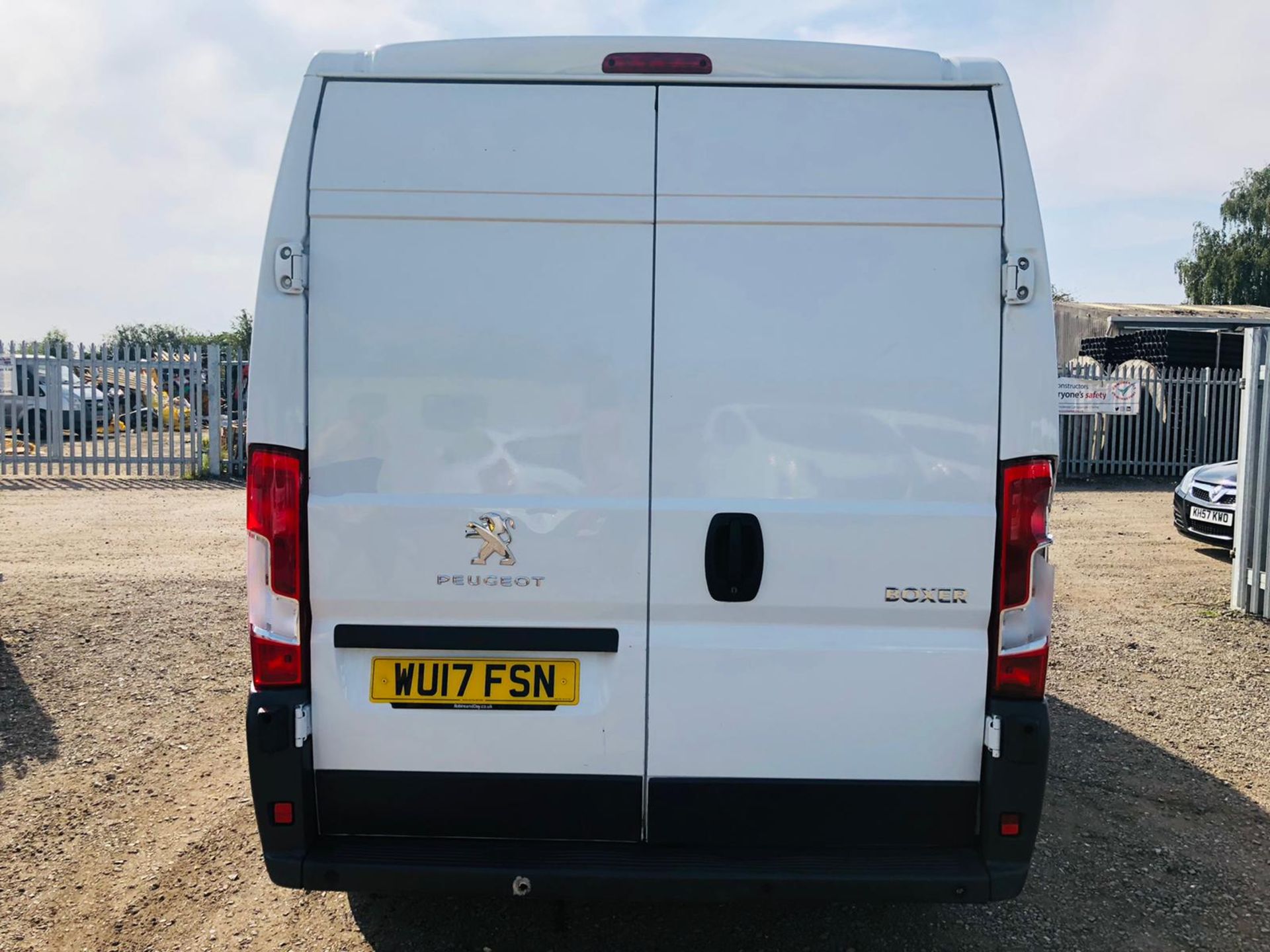 ** ON SALE ** Peugeot Boxer 2.0 Blue Hdi L3 H2 Professional 2017 '17 Reg' Euro 6B -ULEZ Compliant - - Image 8 of 15