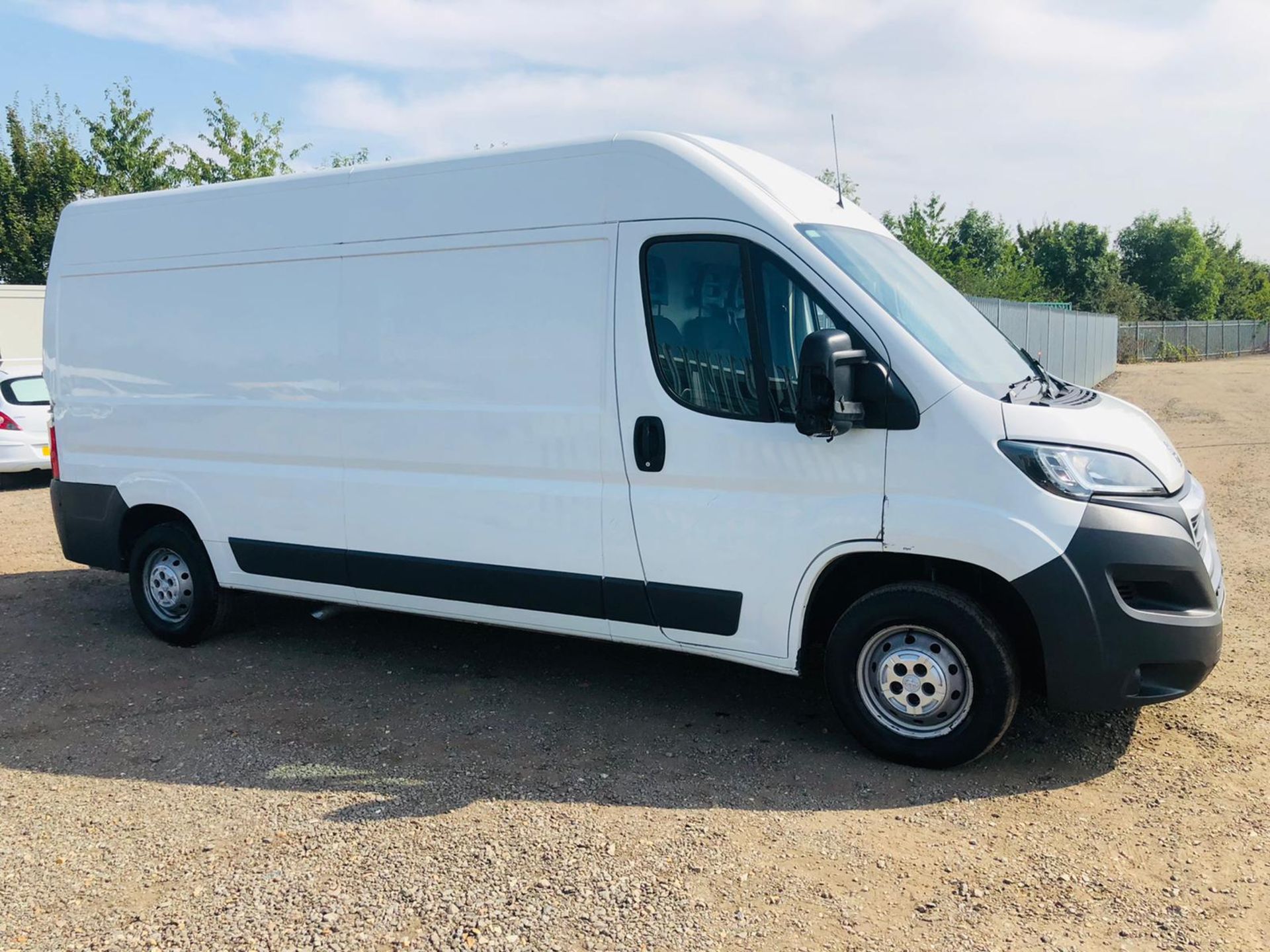 ** ON SALE ** Peugeot Boxer 2.0 Blue Hdi L3 H2 Professional 2017 '17 Reg' Euro 6B -ULEZ Compliant - - Image 4 of 15