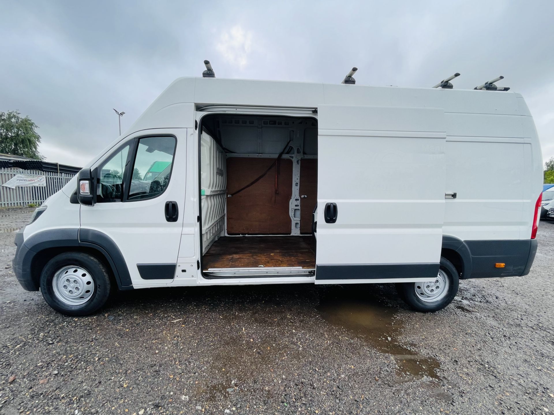 ** ON SALE ** Peugeot Boxer 2.0 BlueHDI L4 H3 2017 '66 Reg' Panel Van - LCV - Euro 6b ULEZ Compliant - Image 9 of 18