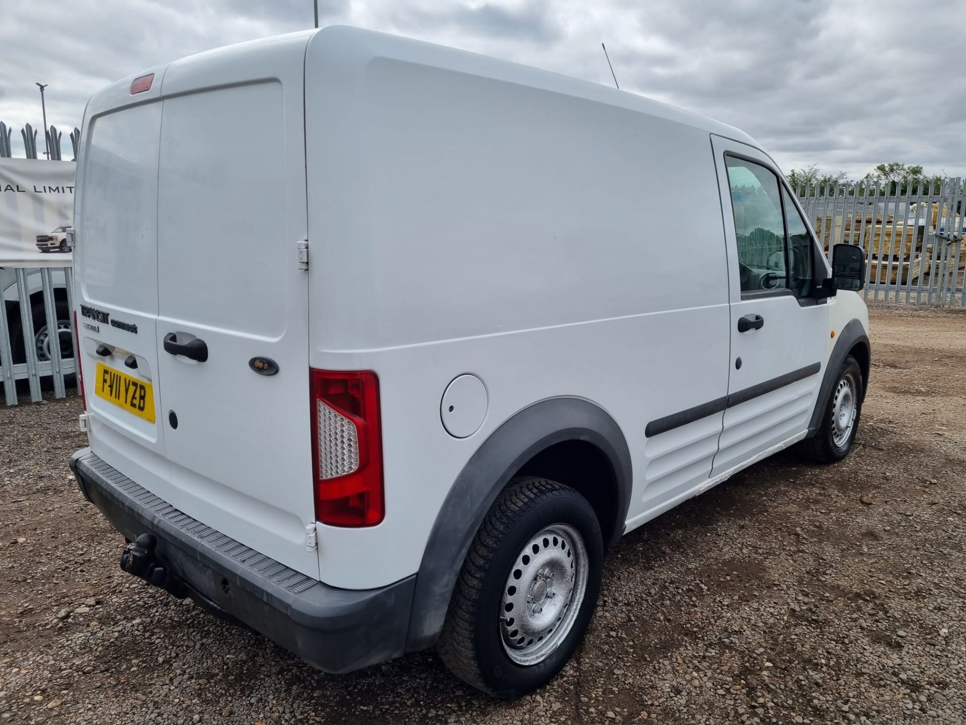 ** ON SALE ** Ford Transit connect 1.8 TDCI - L1 H1 - Panel Van - No Vat save 20% - Image 8 of 15