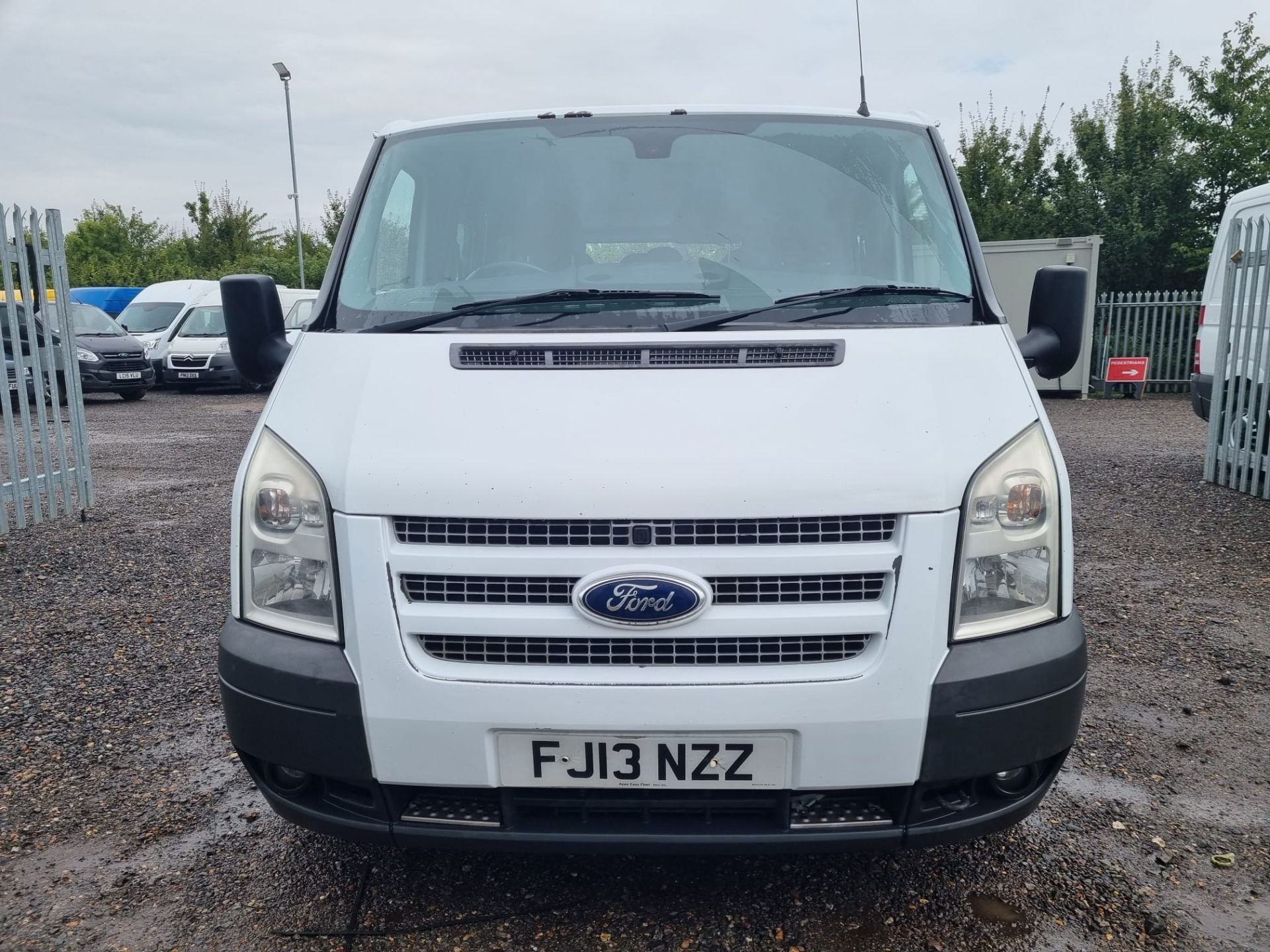 Ford Transit 2.2 Trend 2013 '13 Reg' 9 seats - Air Con - Cruise Control - Image 2 of 13