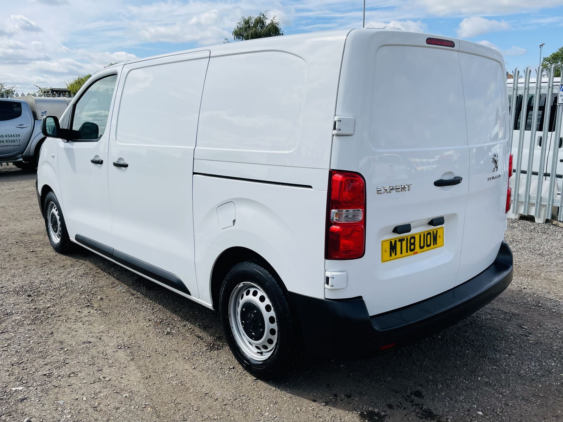 Peugeot Expert 1.6 Blue HDI Professional 2018 '18 Reg' Air con -Sat Nav-Euro 6b ** ULEZ Compliant ** - Image 10 of 21