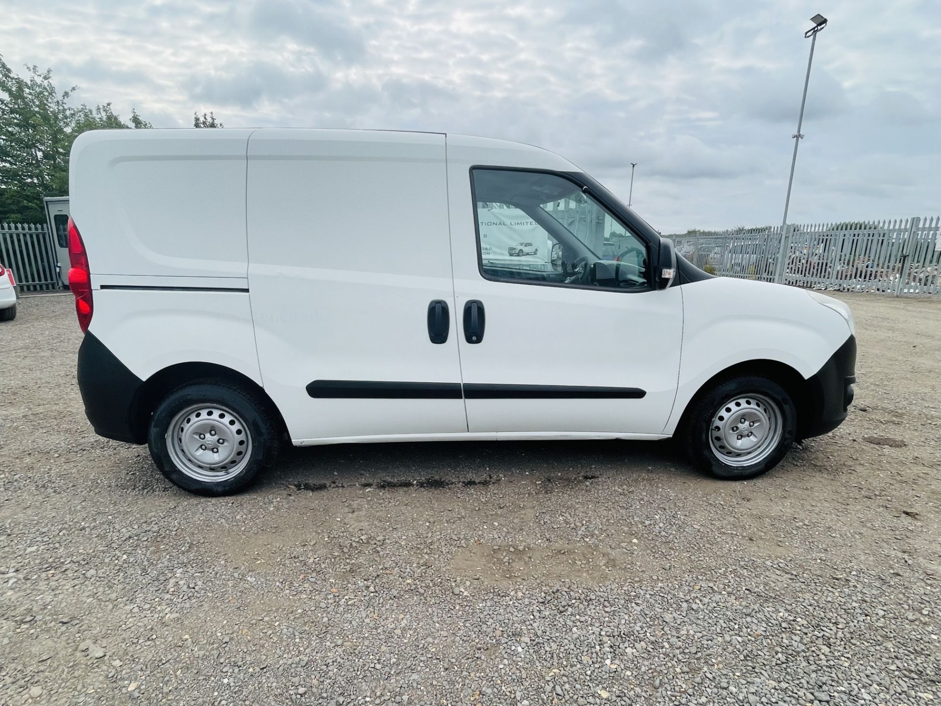 Vauxhall Combo 2000 1.3 CDTI L1 H1 2012 '12 Reg' - Panel Van - Image 12 of 16