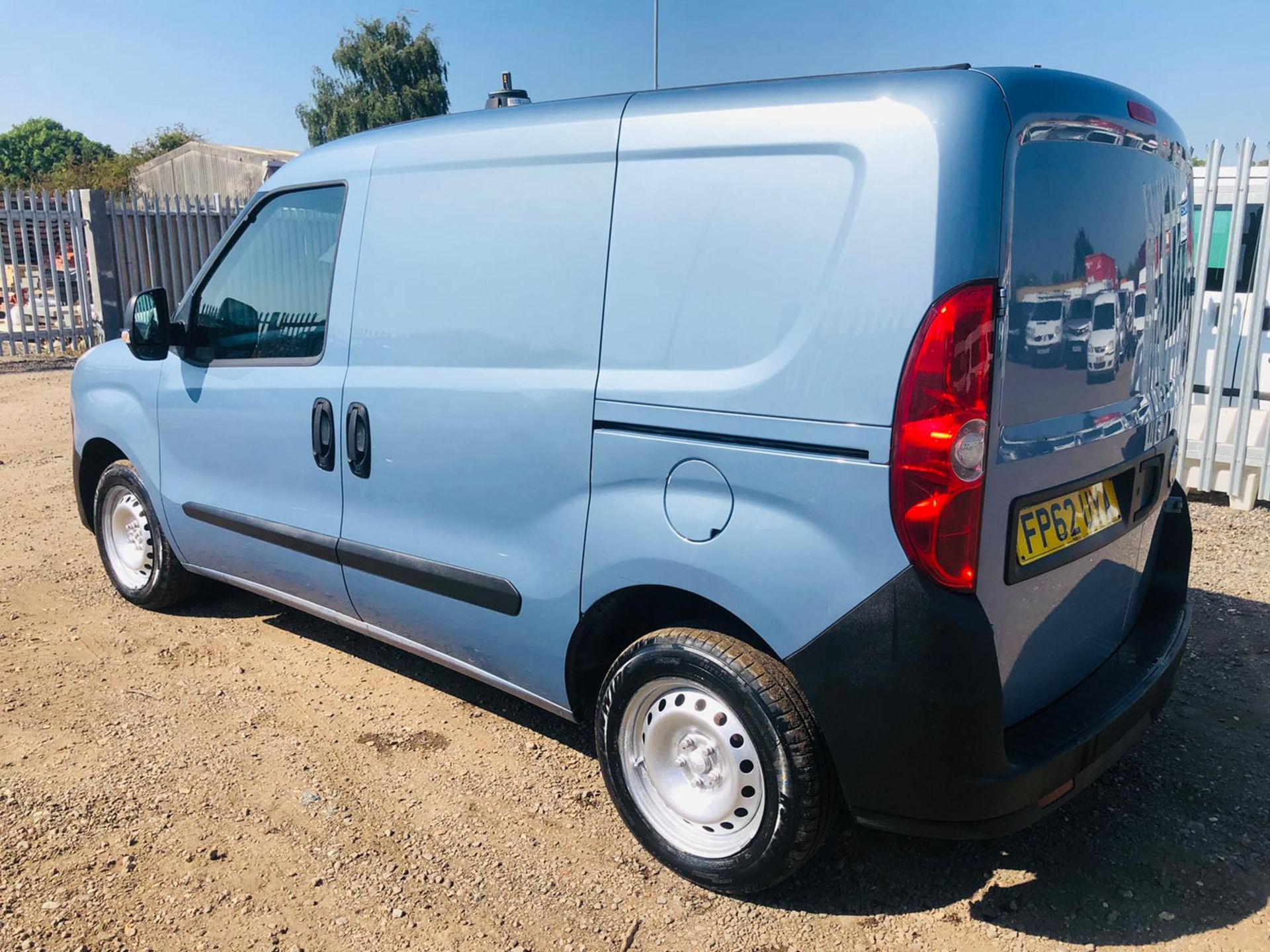 ** ON SALE ** Vauxhall Combo 2000 1.2 CDTI Eco-Flex L1 H1 S/S 2012 '62 Reg' Panel Van - - Image 5 of 13