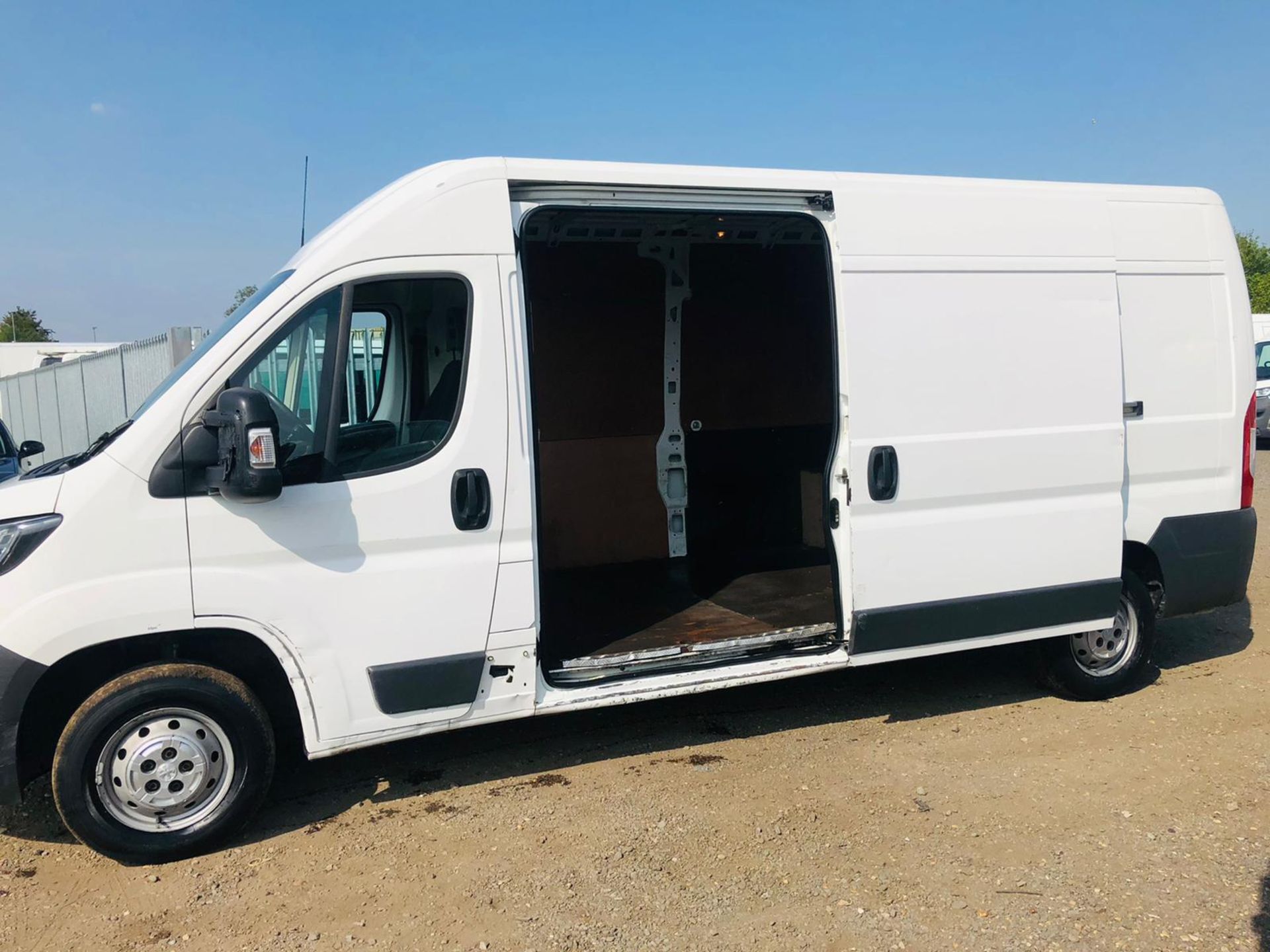 ** ON SALE ** Peugeot Boxer 2.0 Blue Hdi L3 H2 Professional 2017 '17 Reg' Euro 6B -ULEZ Compliant - - Image 6 of 15