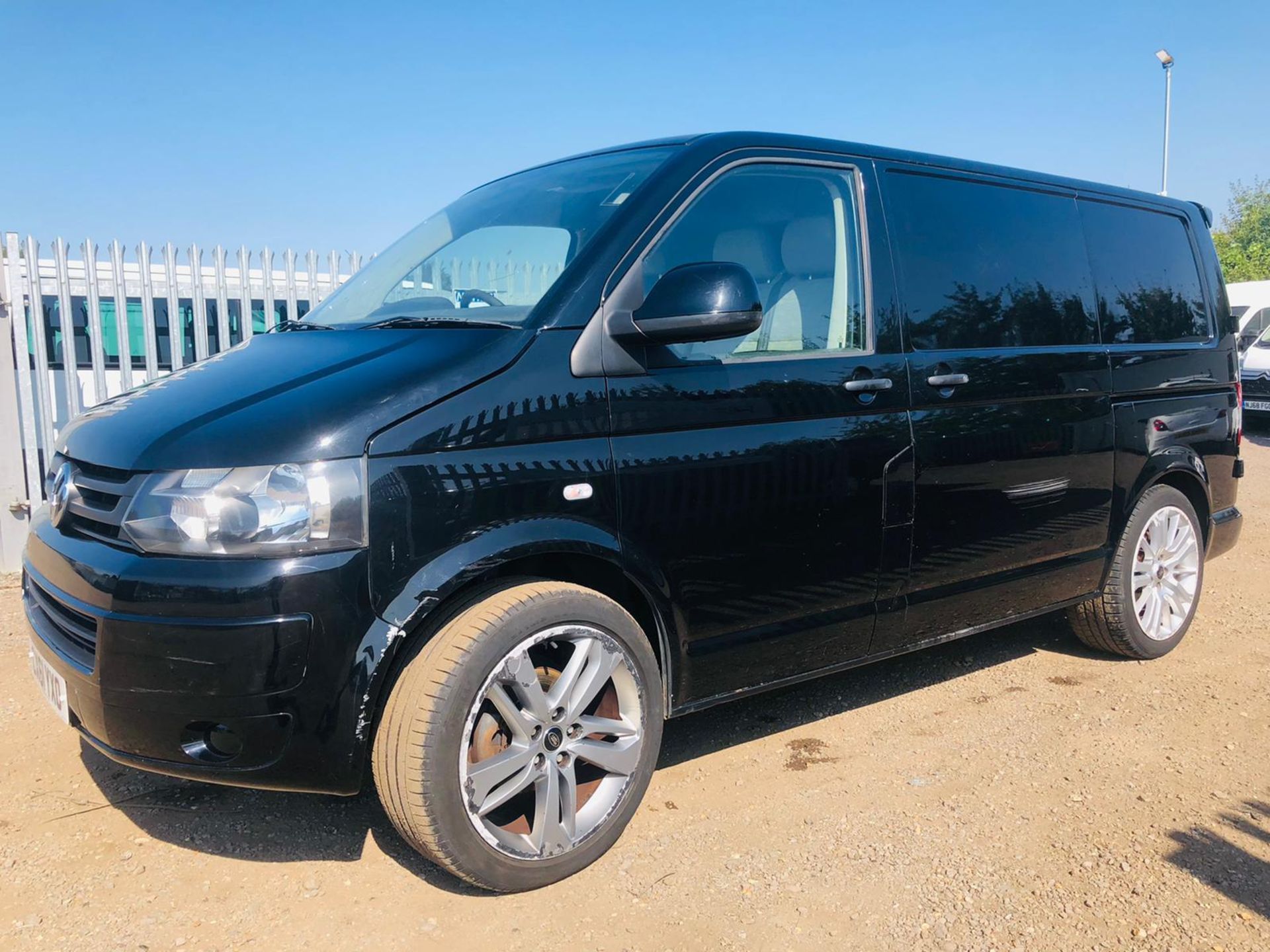 ** ON SALE ** Volkswagen Transporter T30 2.0 TDI 140 L1 H1 2011 '61 Reg' Air con - Sat Nav - - Image 3 of 15