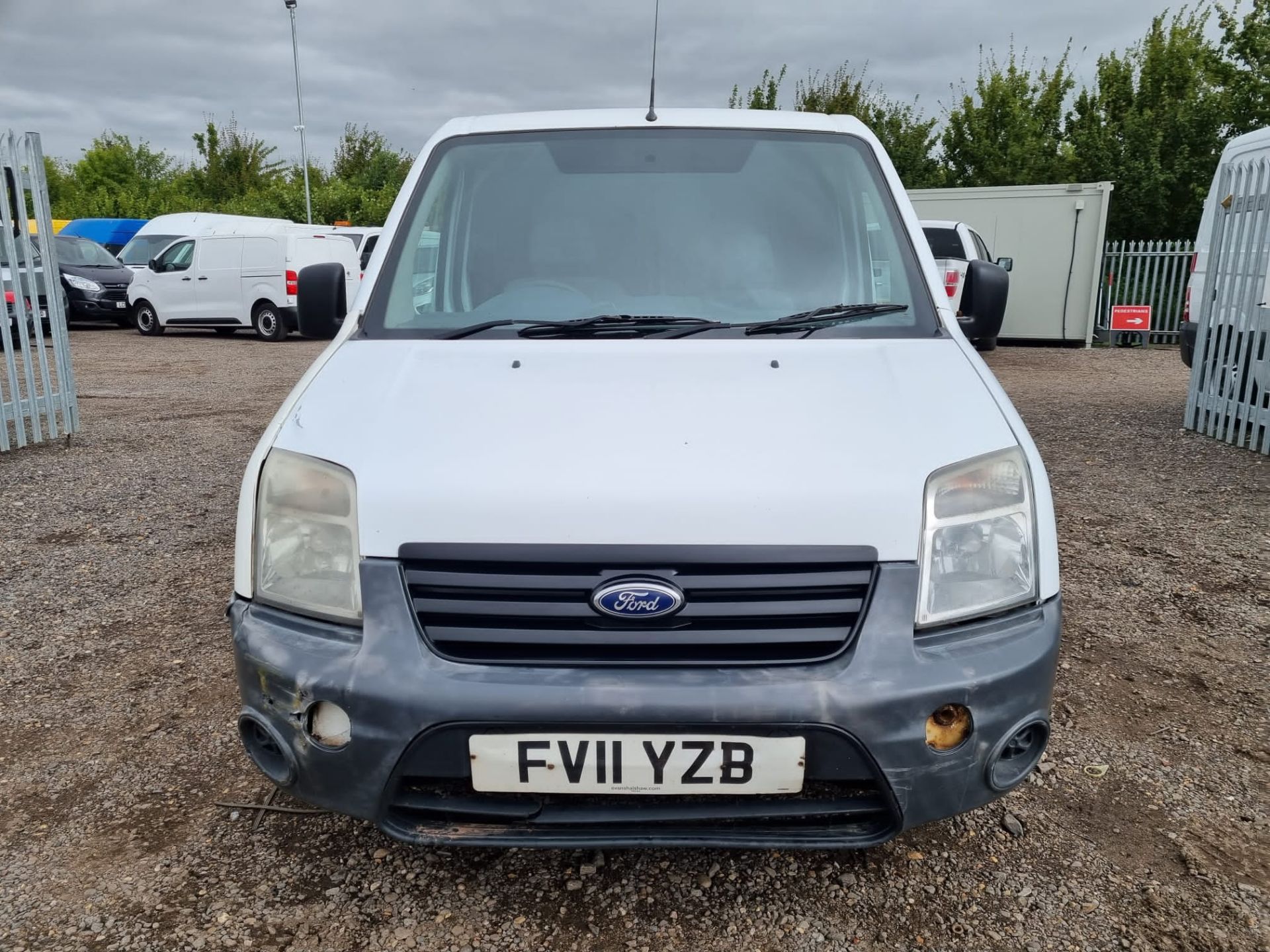 ** ON SALE ** Ford Transit connect 1.8 TDCI - L1 H1 - Panel Van - No Vat save 20% - Image 3 of 15