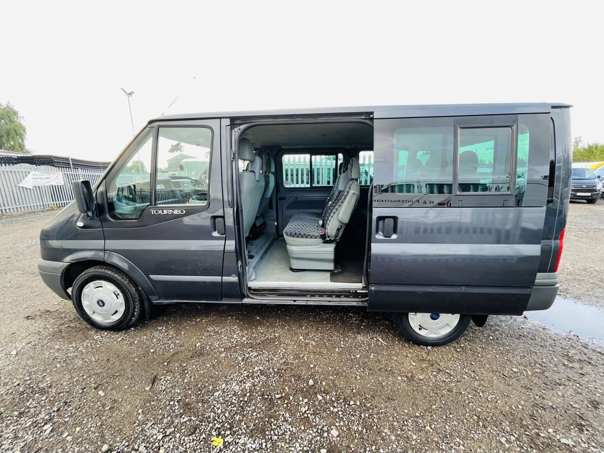 ** ON SALE ** Ford Transit 2.2 TDCI Toureno Trend 2009 '59 Reg' 9 seats -Air Con -Cruise Control - - Image 8 of 21