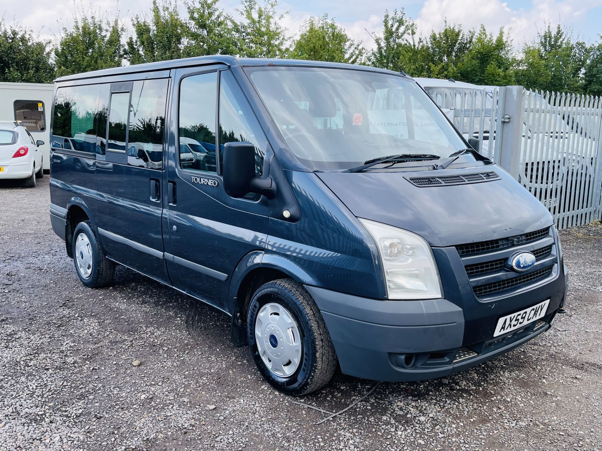 ** ON SALE ** Ford Transit 2.2 TDCI Toureno Trend 2009 '59 Reg' 9 seats -Air Con -Cruise Control -