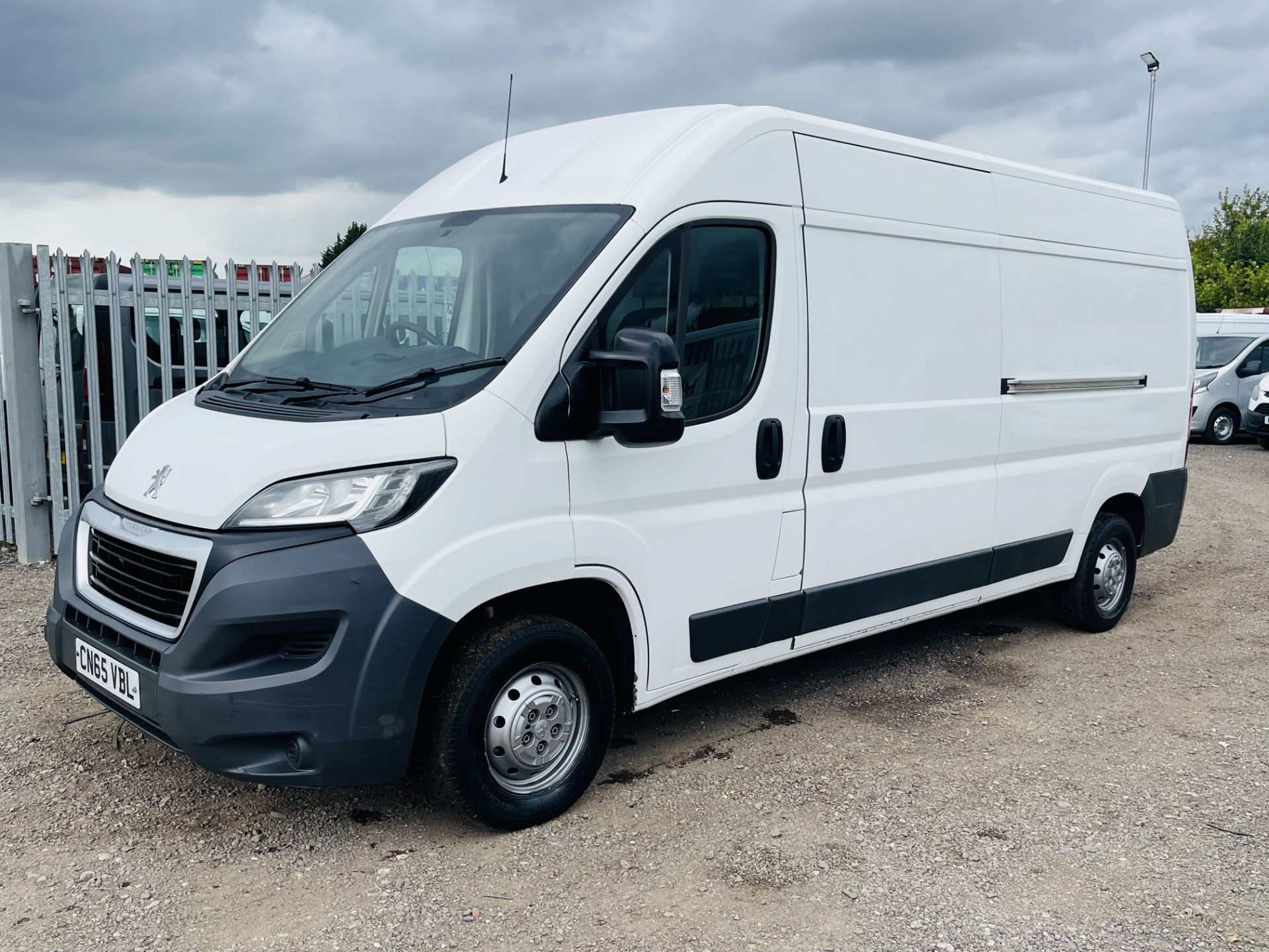 ** ON SALE ** Peugeot Boxer 2.2 HDI L3 H2 Professional 2015 '65 Reg' - Sat Nav - Air Con - - Image 5 of 21