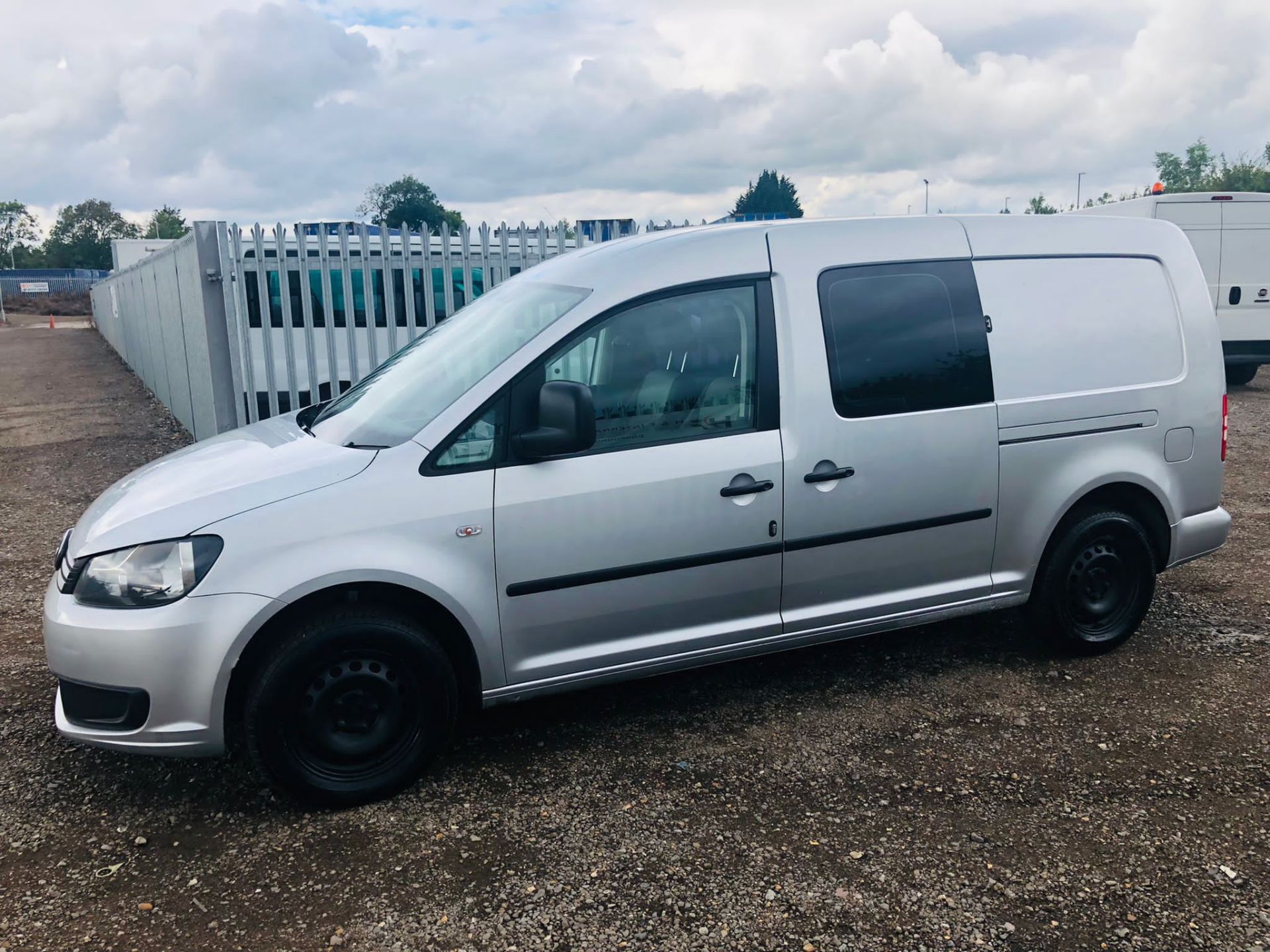 Volkswagen Caddy 1.6 TDI Maxi C20 Combi Dualiner 5 seats 2012 '62 Reg' Air Con - Panel van - Image 4 of 15