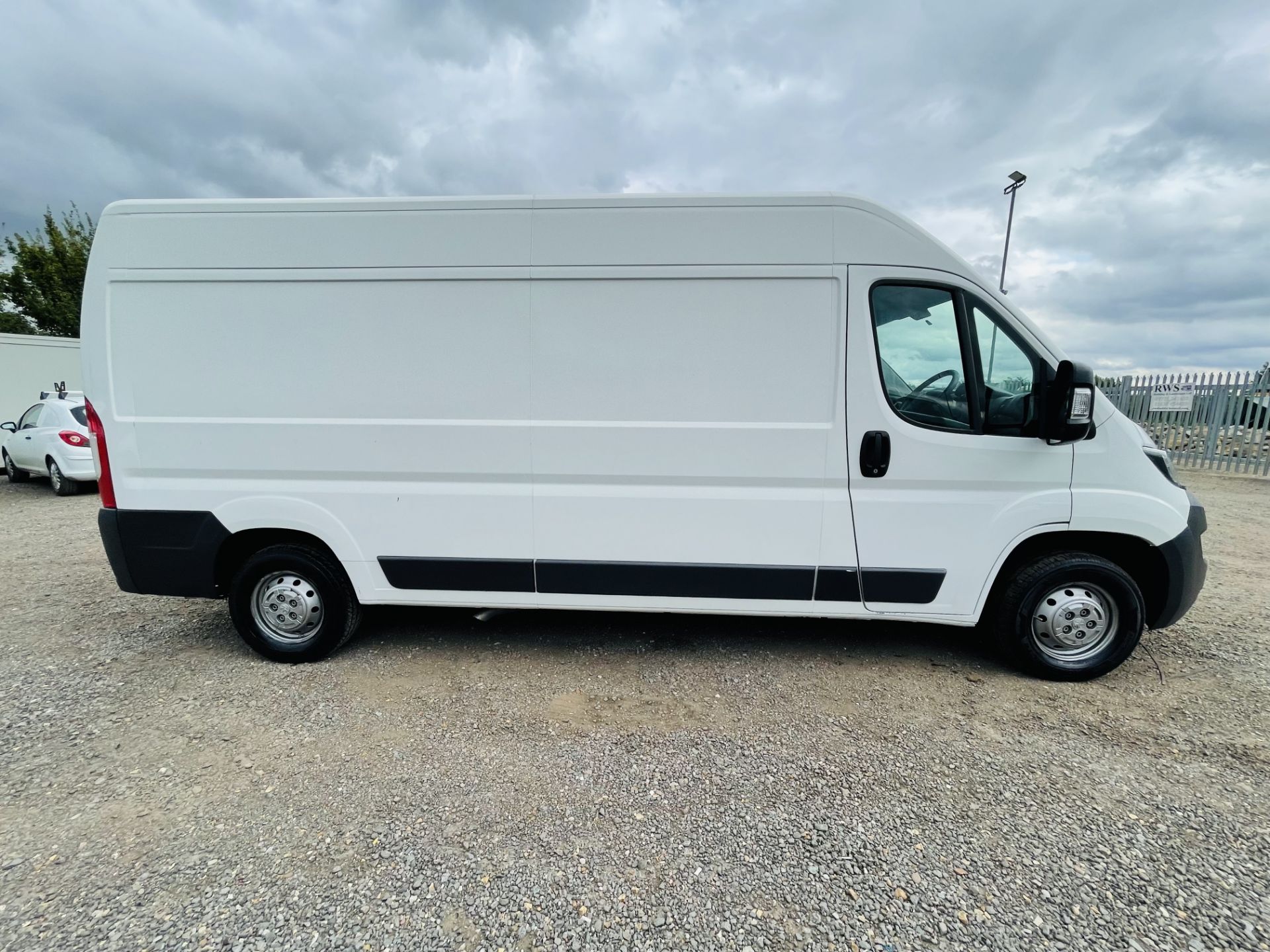 ** ON SALE ** Peugeot Boxer 2.2 HDI L3 H2 Professional 2015 '65 Reg' - Sat Nav - Air Con - - Image 15 of 21