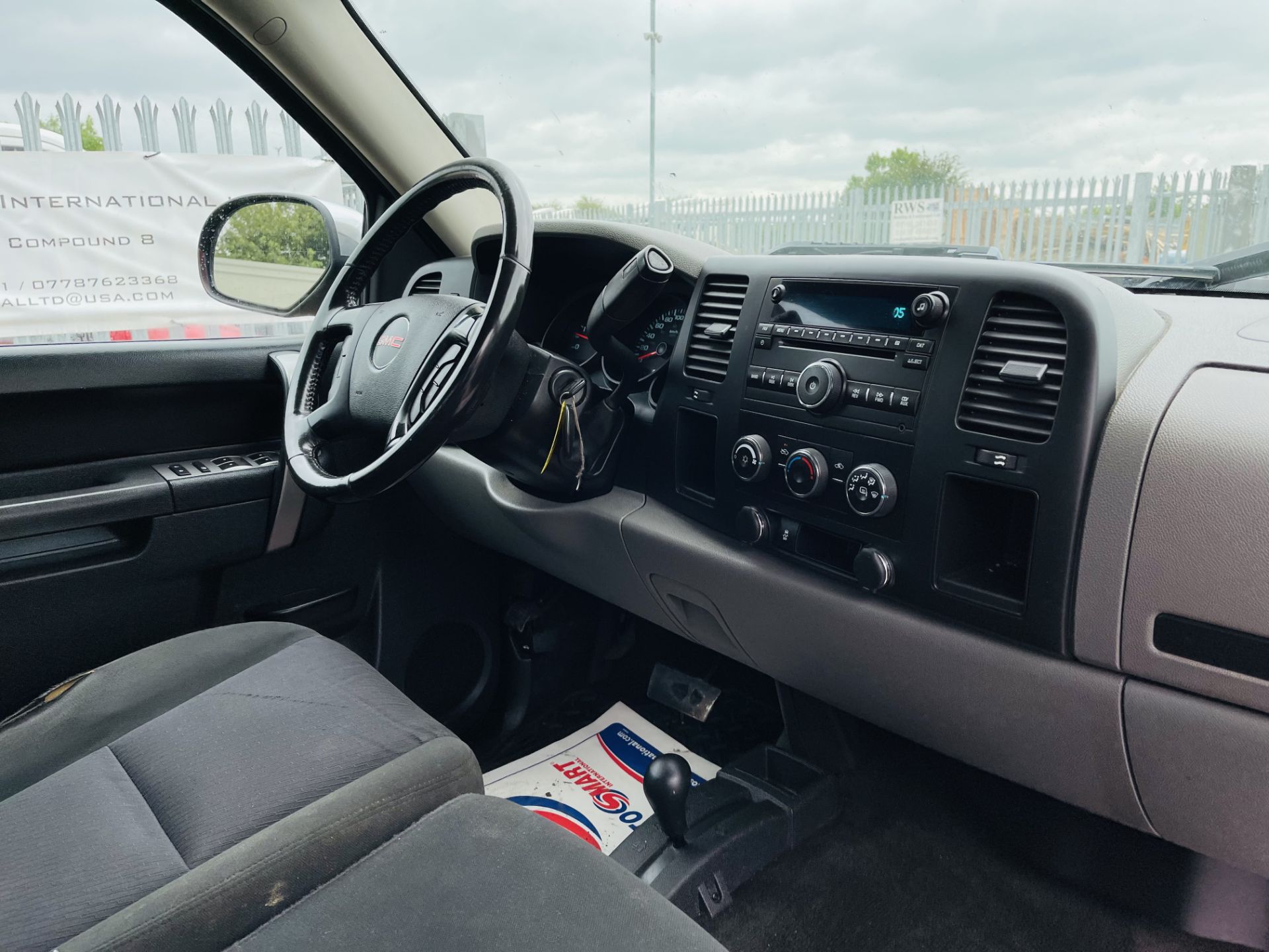 ** ON SALE ** GMC Sierra 1500 4.8L V8 Flex-Fuel SL 4WD 'Nevada Edition' **2013 Year** - Image 18 of 20