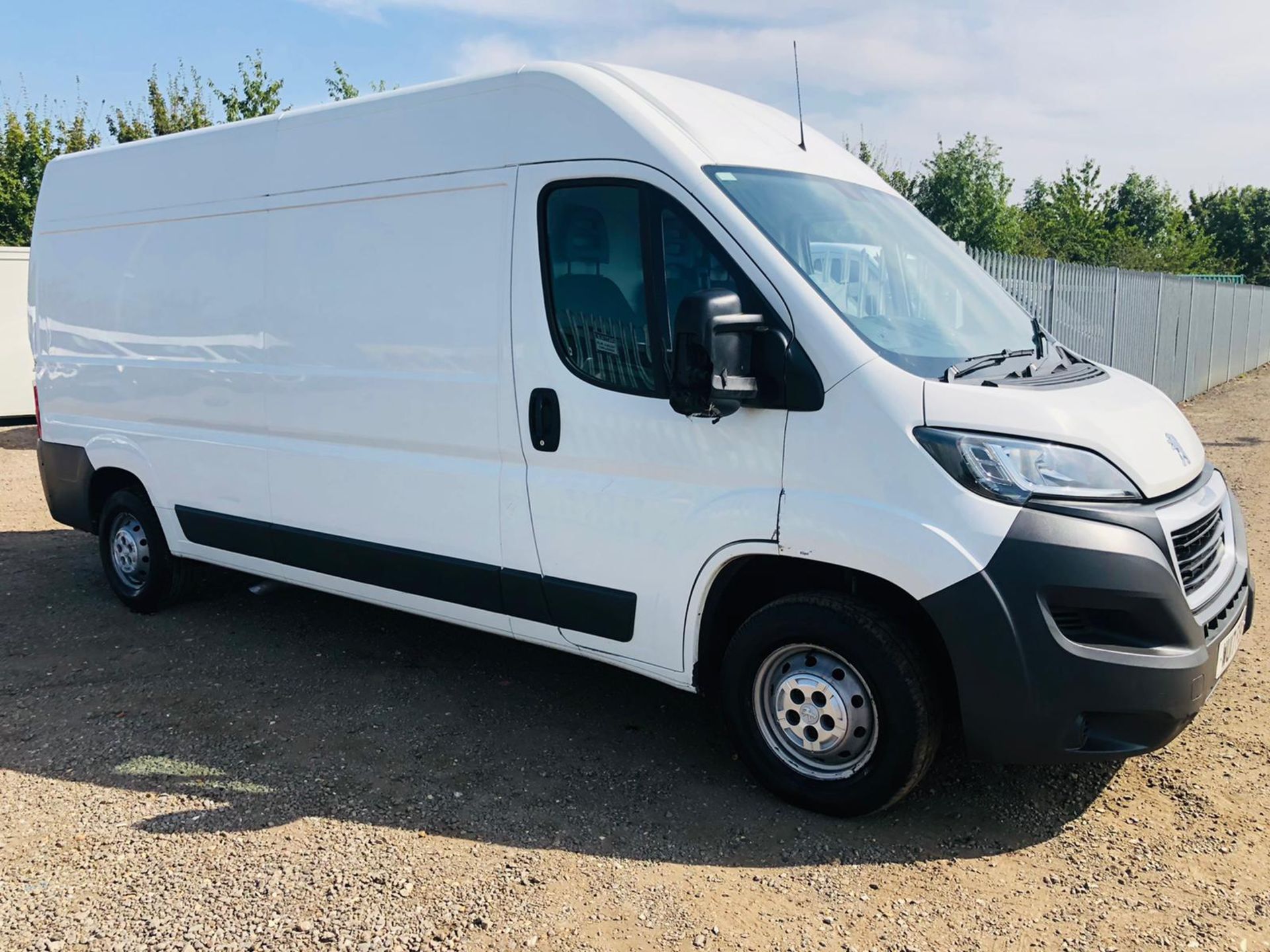 ** ON SALE ** Peugeot Boxer 2.0 Blue Hdi L3 H2 Professional 2017 '17 Reg' Euro 6B -ULEZ Compliant -