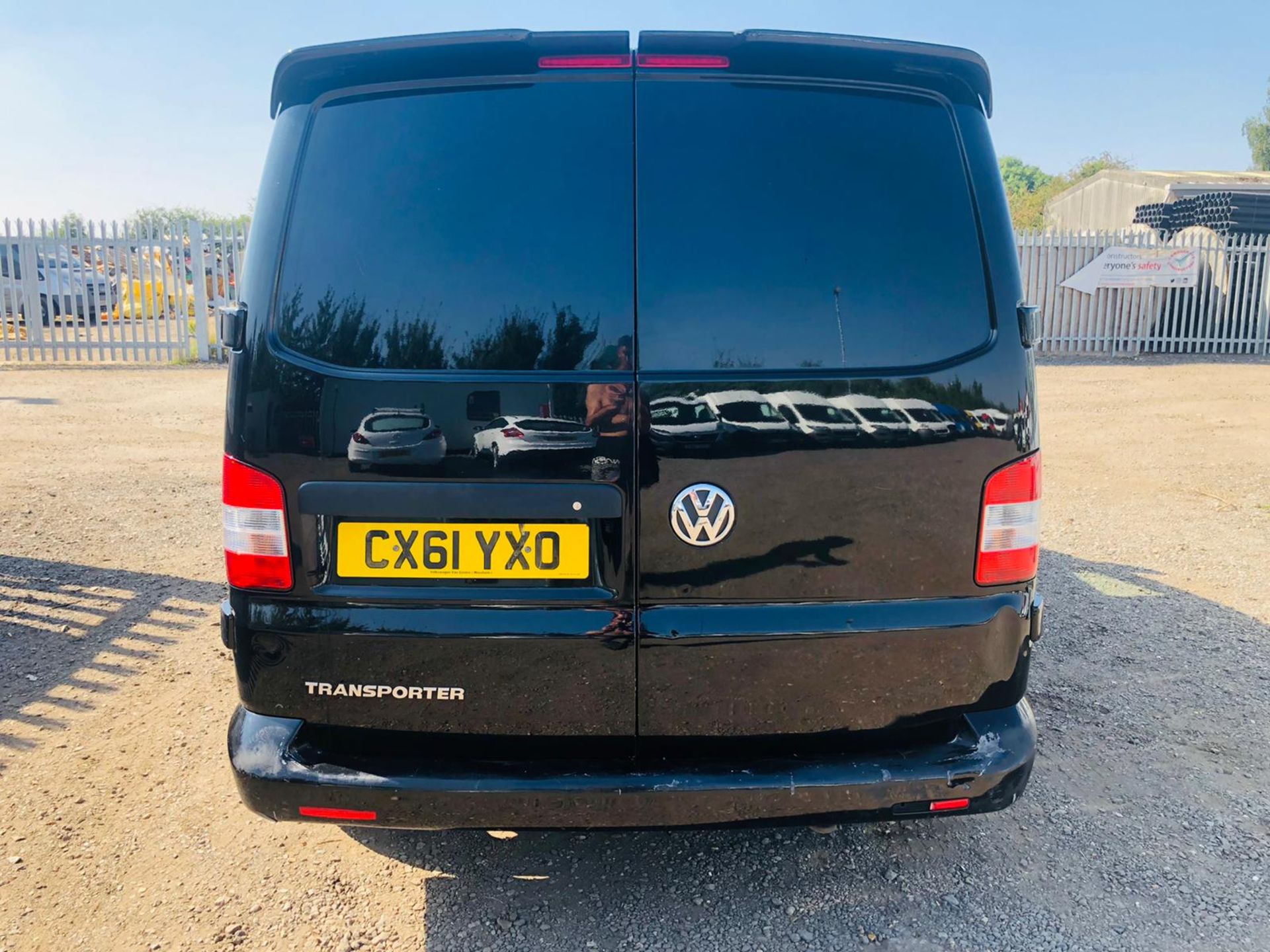 ** ON SALE ** Volkswagen Transporter T30 2.0 TDI 140 L1 H1 2011 '61 Reg' Air con - Sat Nav - - Image 9 of 15