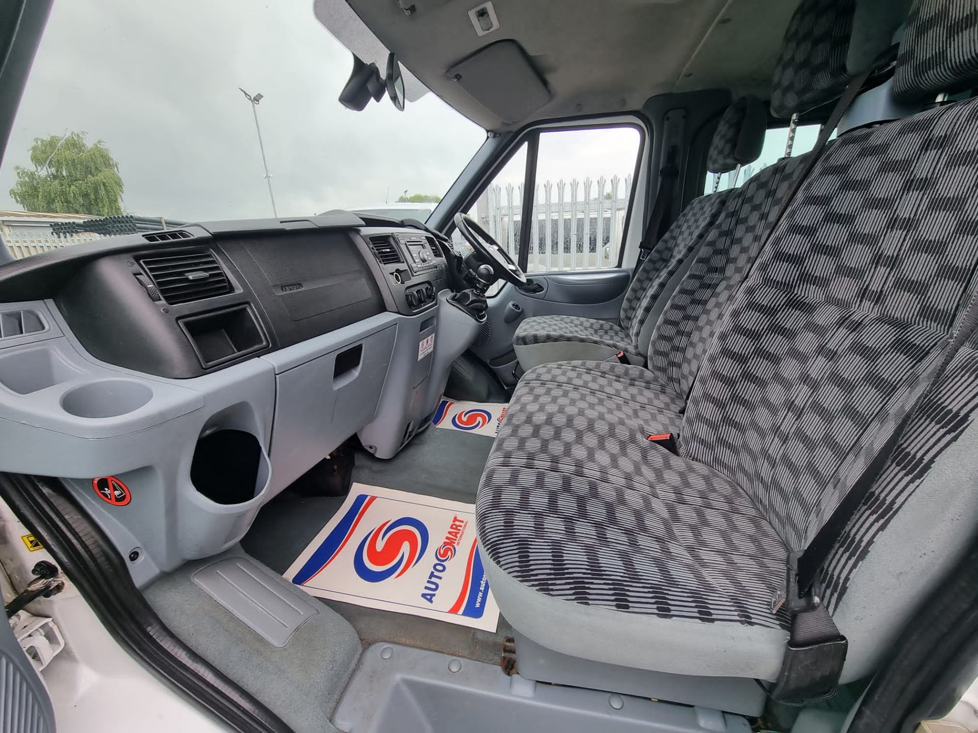 Ford Transit 2.2 Trend 2013 '13 Reg' 9 seats - Air Con - Cruise Control - Image 4 of 13