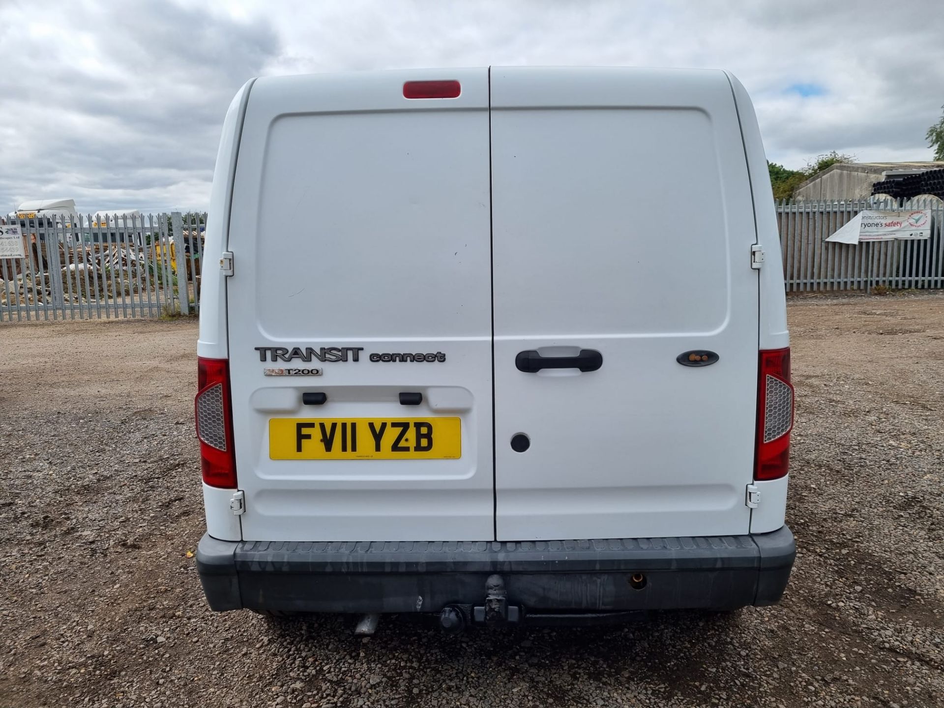 ** ON SALE ** Ford Transit connect 1.8 TDCI - L1 H1 - Panel Van - No Vat save 20% - Image 6 of 15