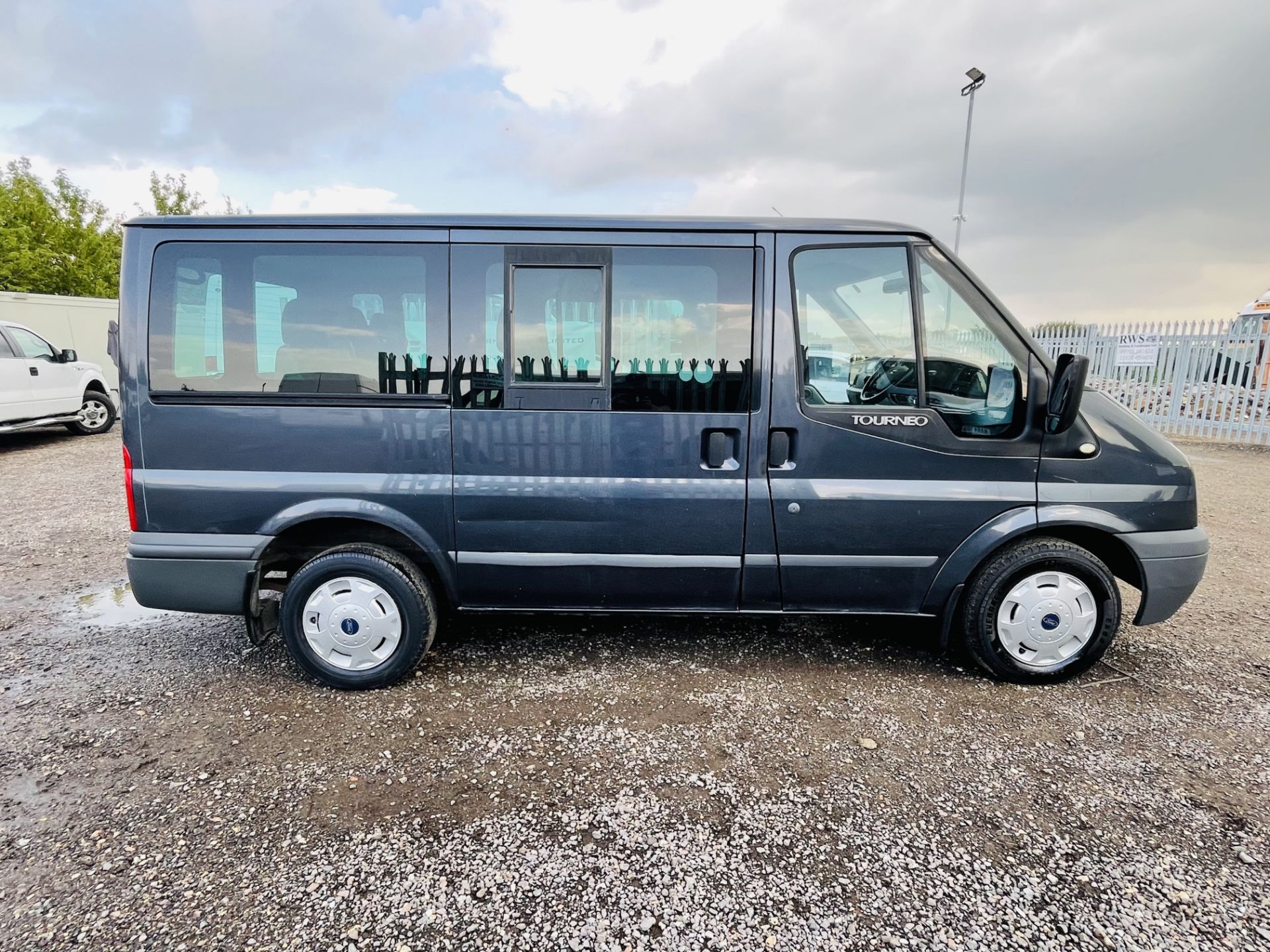 ** ON SALE ** Ford Transit 2.2 TDCI Toureno Trend 2009 '59 Reg' 9 seats -Air Con -Cruise Control - - Image 13 of 21