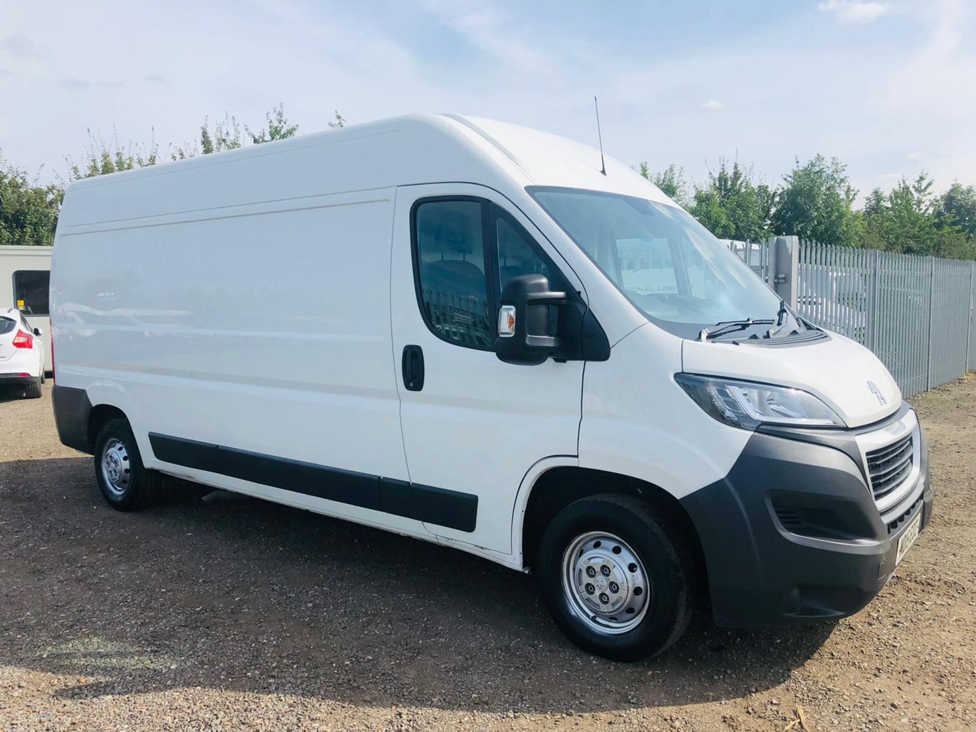 Peugeot Boxer 2.2 HDI L3 H2 Professional 2015 '15 Reg' Sat nav - Air con - No vat Save 20%