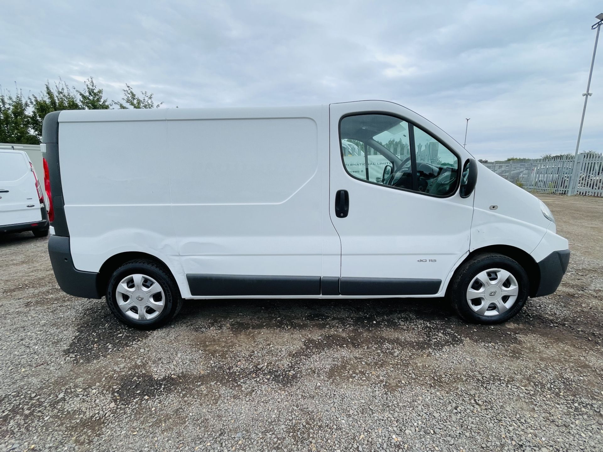 Renault Trafic SL27 2.0 DCI 2015 '64 Reg' 3 Seats - Panel Van - LCV - Image 14 of 19