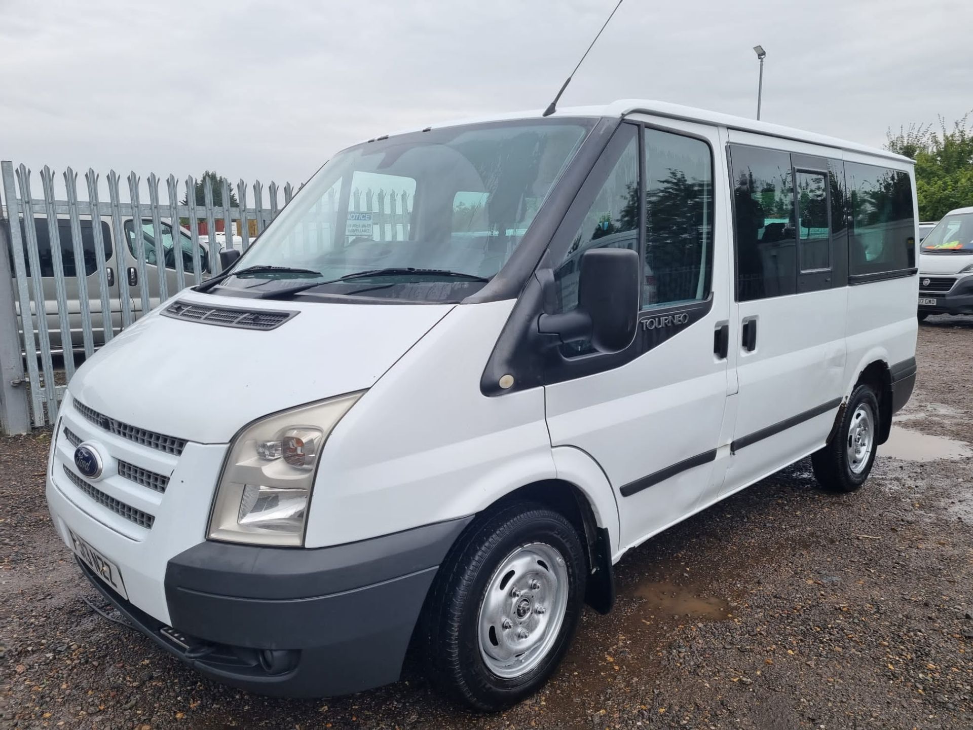 Ford Transit 2.2 Trend 2013 '13 Reg' 9 seats - Air Con - Cruise Control - Image 3 of 13