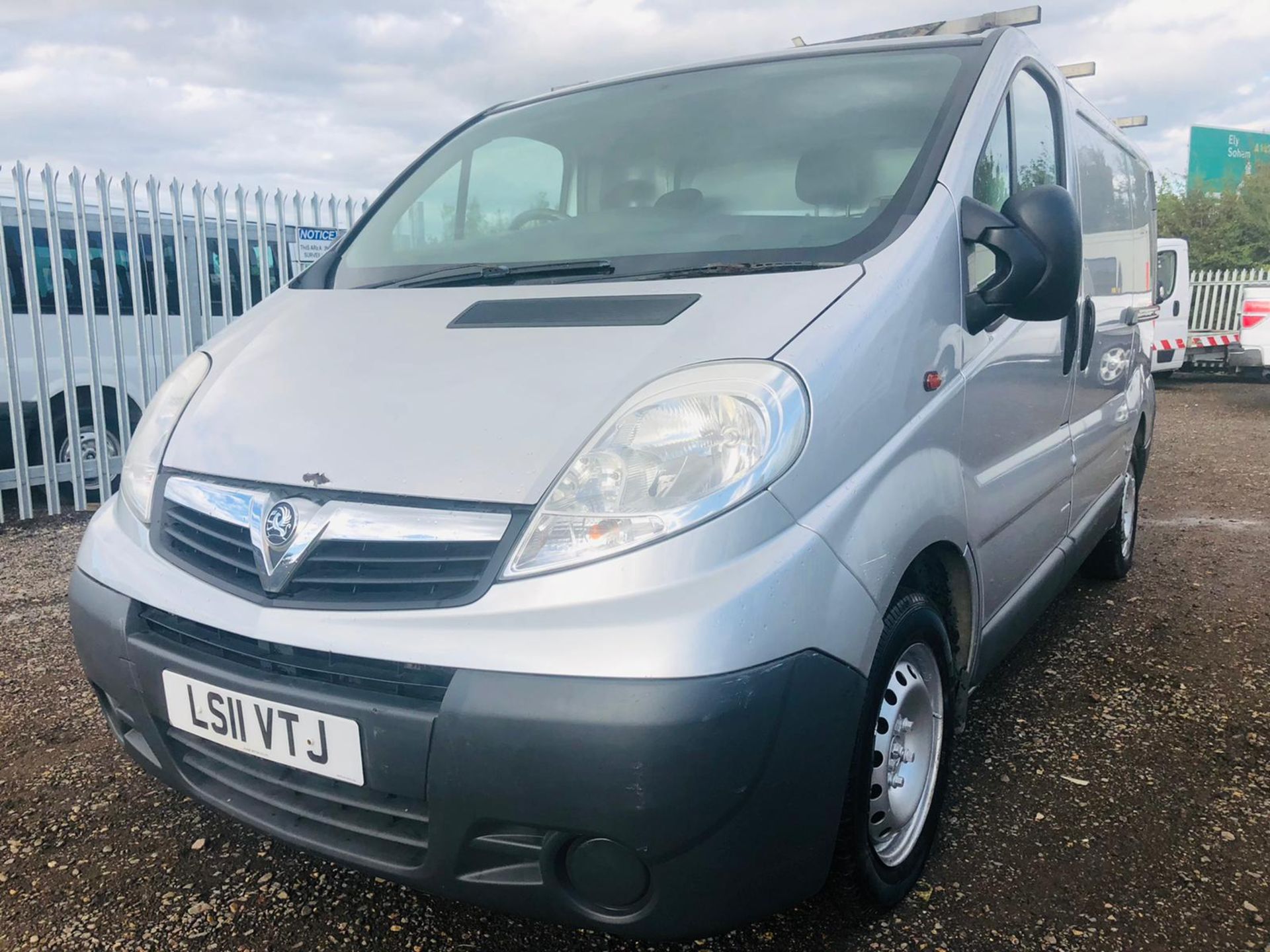 ** On Sale **Vauxhall Vivaro 2.0 CDTI 2700 115 L1 H1 2011 '11 Reg' Air Con - Metallic Silver - - Image 4 of 23