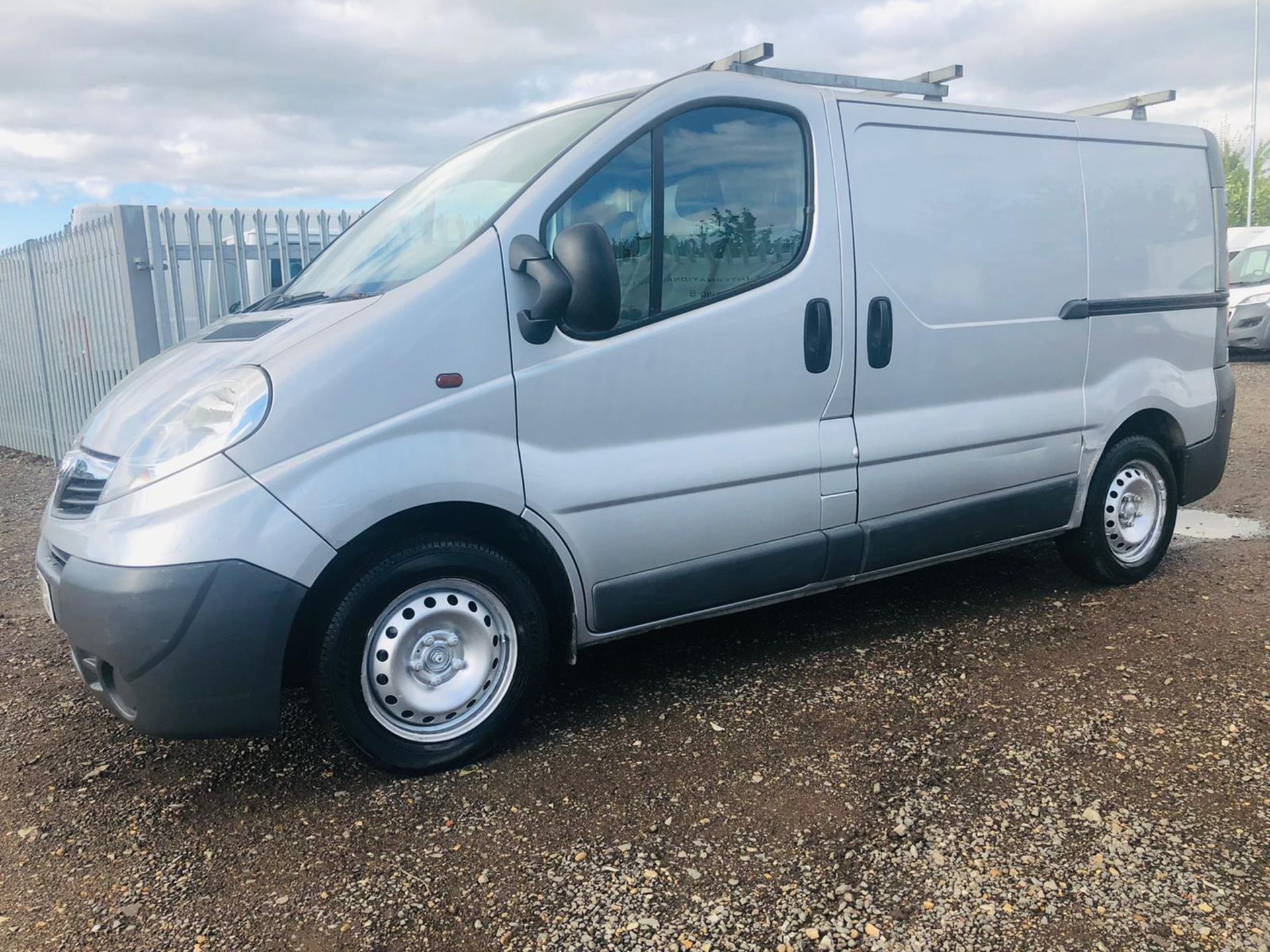 ** On Sale **Vauxhall Vivaro 2.0 CDTI 2700 115 L1 H1 2011 '11 Reg' Air Con - Metallic Silver - - Image 10 of 23