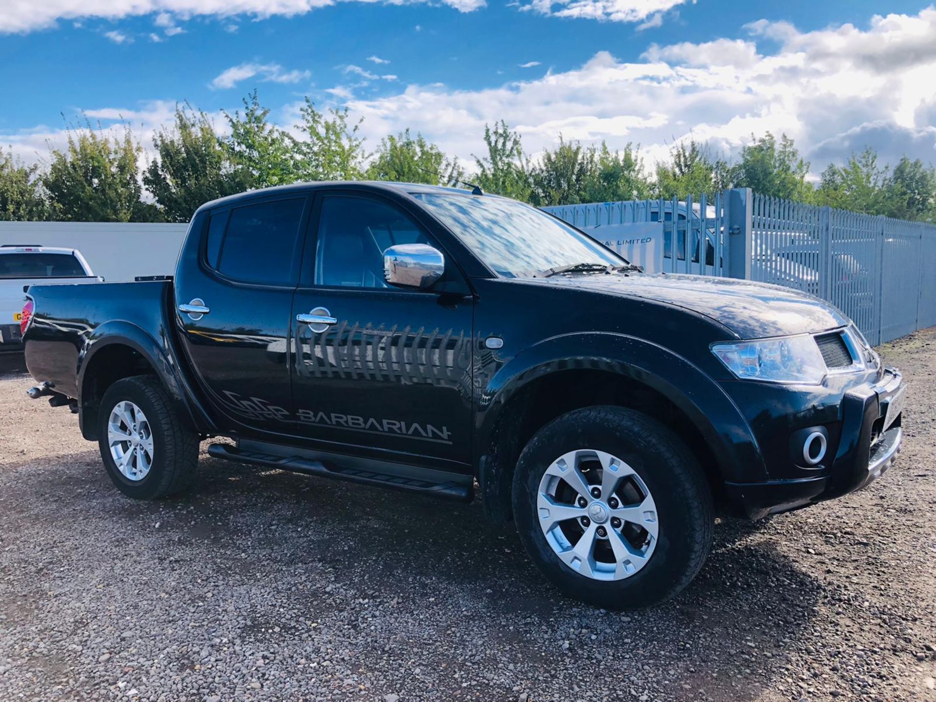 Mitsubishi L200 Barbarian 2.5 DI-D 4x4 2011 '61 Reg' Metallic Black - Air Con