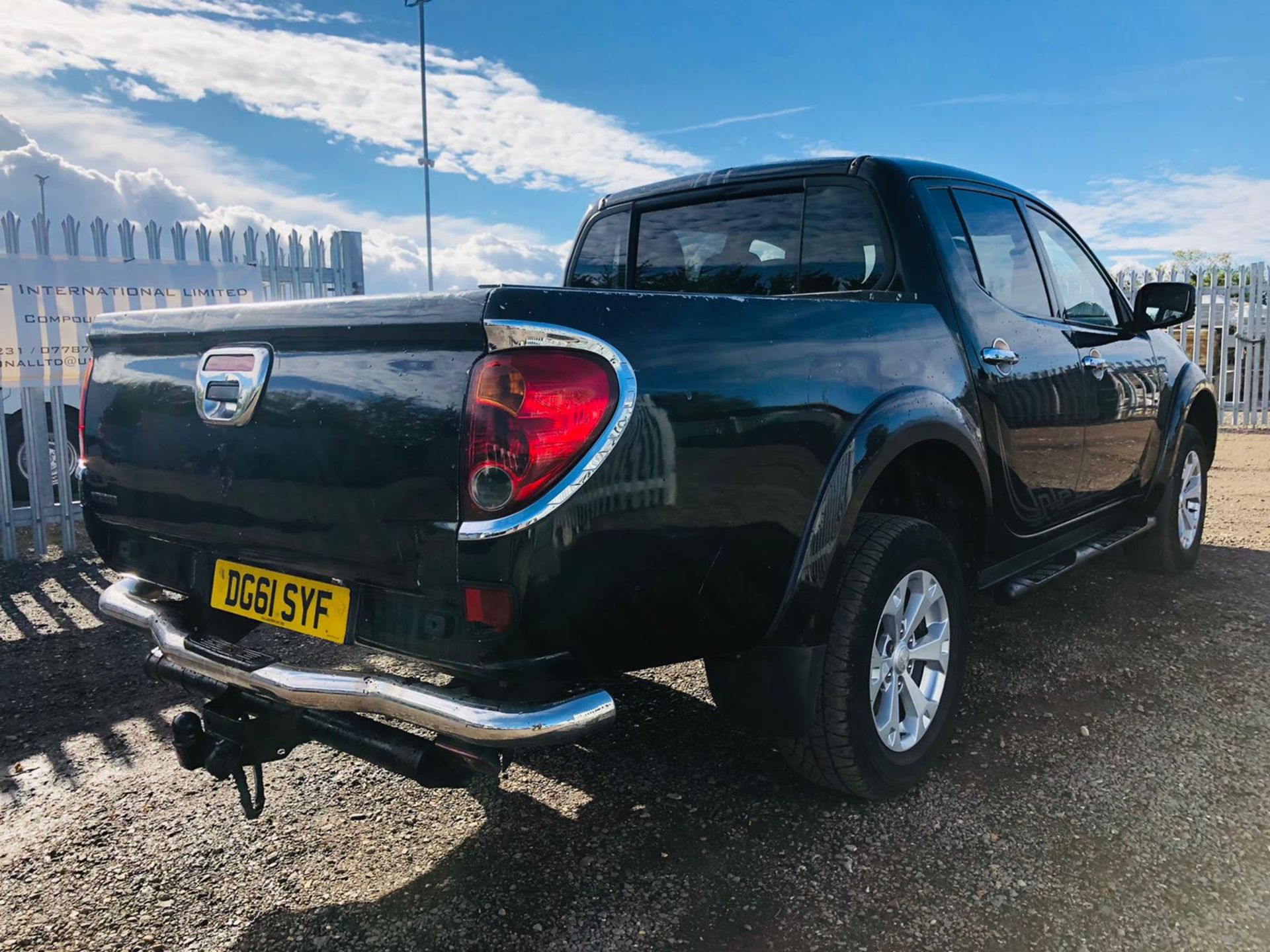 Mitsubishi L200 Barbarian 2.5 DI-D 4x4 2011 '61 Reg' Metallic Black - Air Con - Image 7 of 20