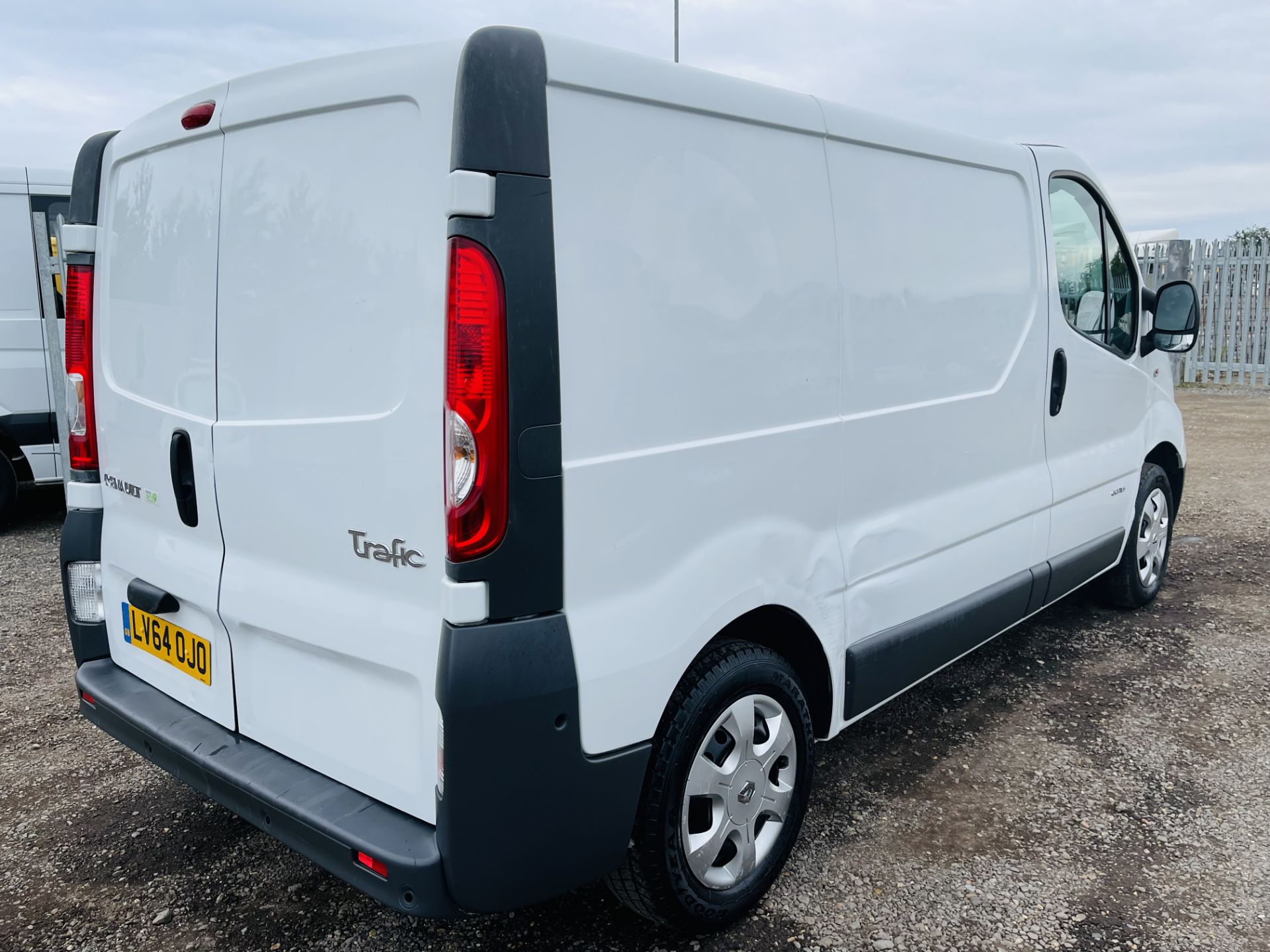 Renault Trafic SL27 2.0 DCI 2015 '64 Reg' 3 Seats - Panel Van - LCV - Image 13 of 19