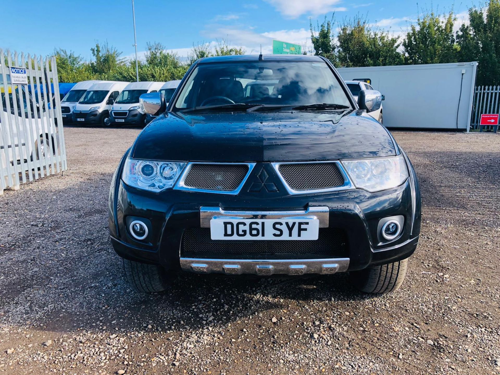 Mitsubishi L200 Barbarian 2.5 DI-D 4x4 2011 '61 Reg' Metallic Black - Air Con - Image 3 of 20