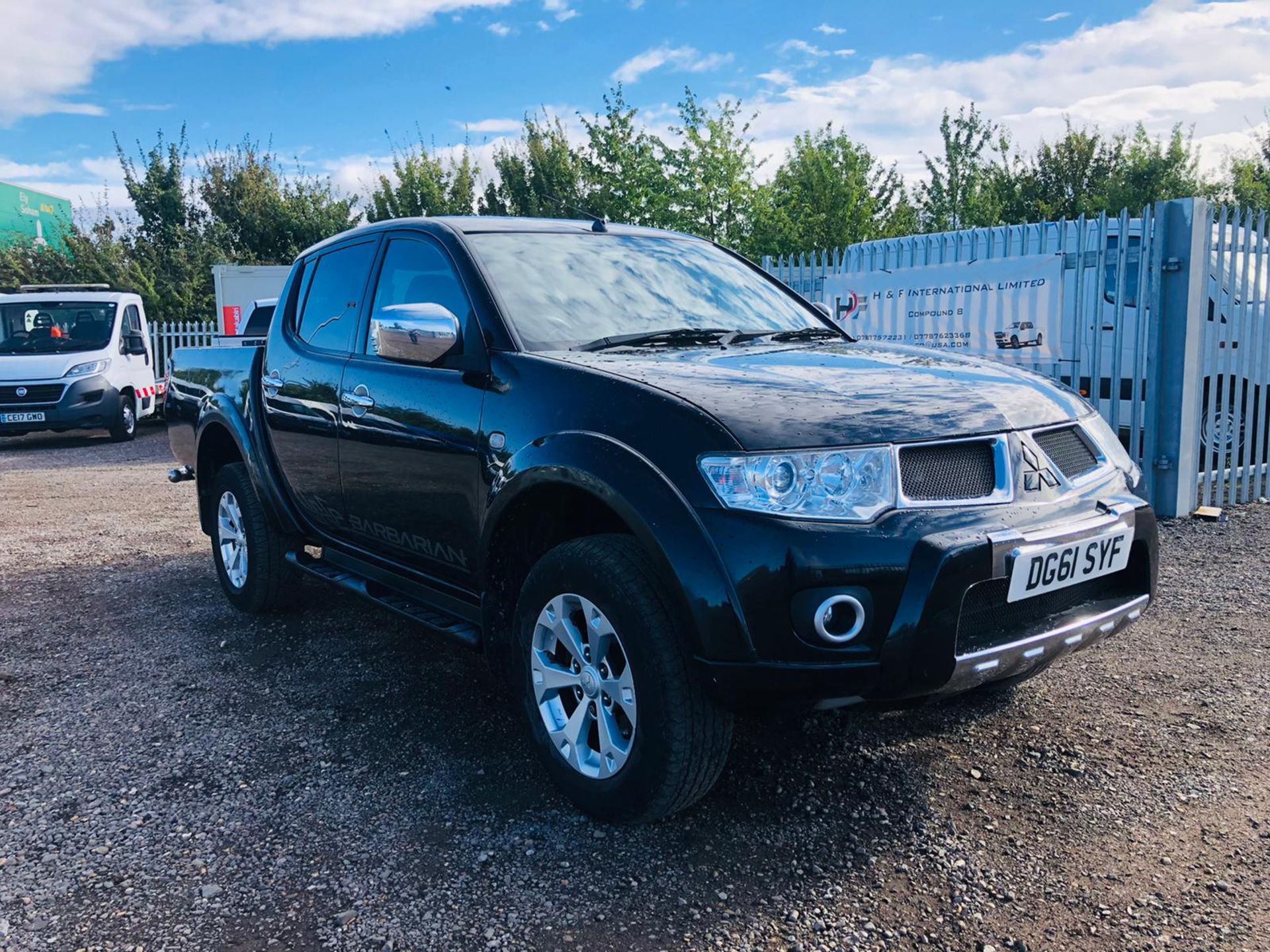 Mitsubishi L200 Barbarian 2.5 DI-D 4x4 2011 '61 Reg' Metallic Black - Air Con - Image 2 of 20