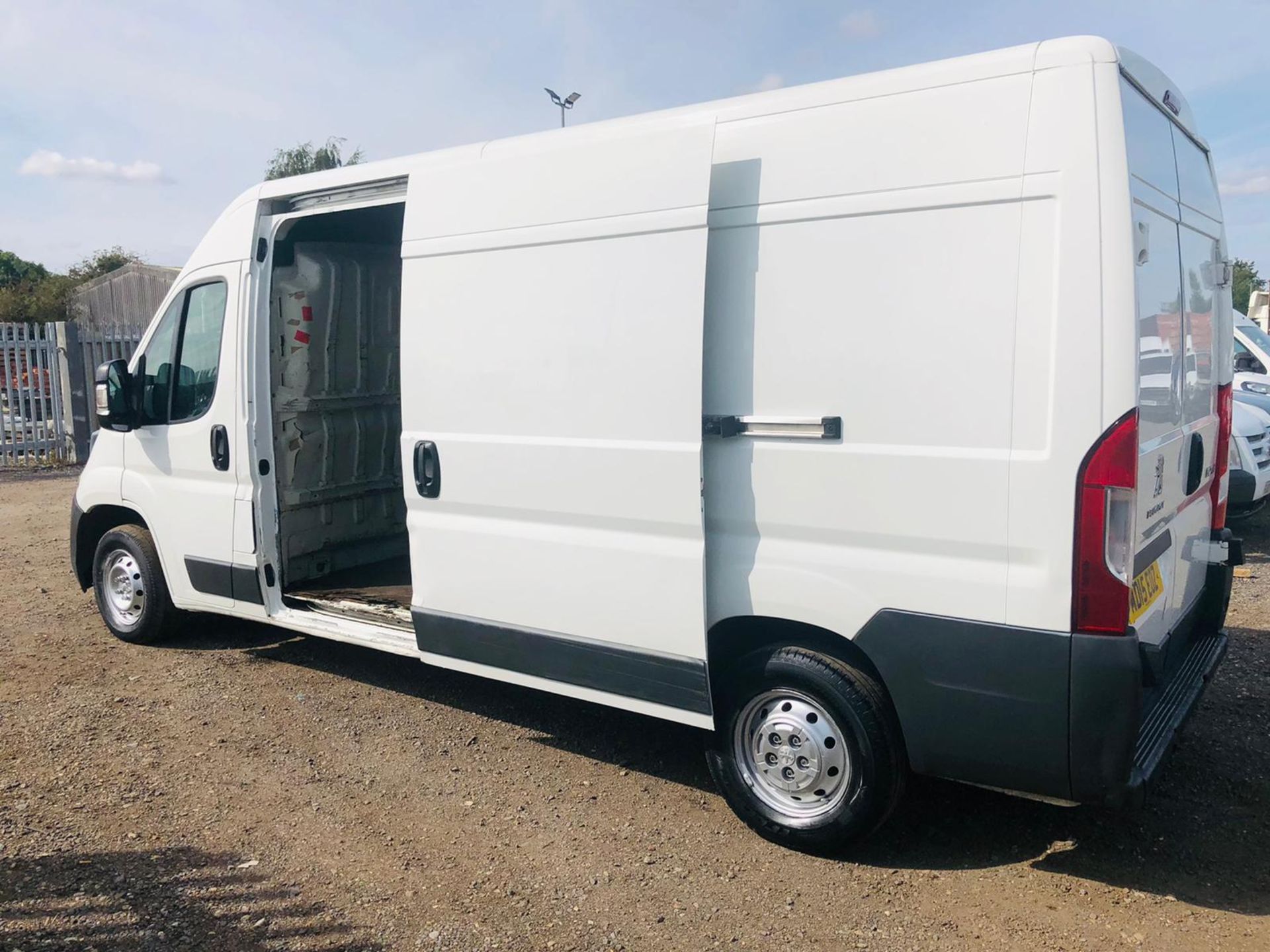 ** ON SALE ** Peugeot Boxer 2.2 HDI L3 H2 Professional 2015 '15 Reg' Sat nav - Air con - No vat - Image 10 of 16