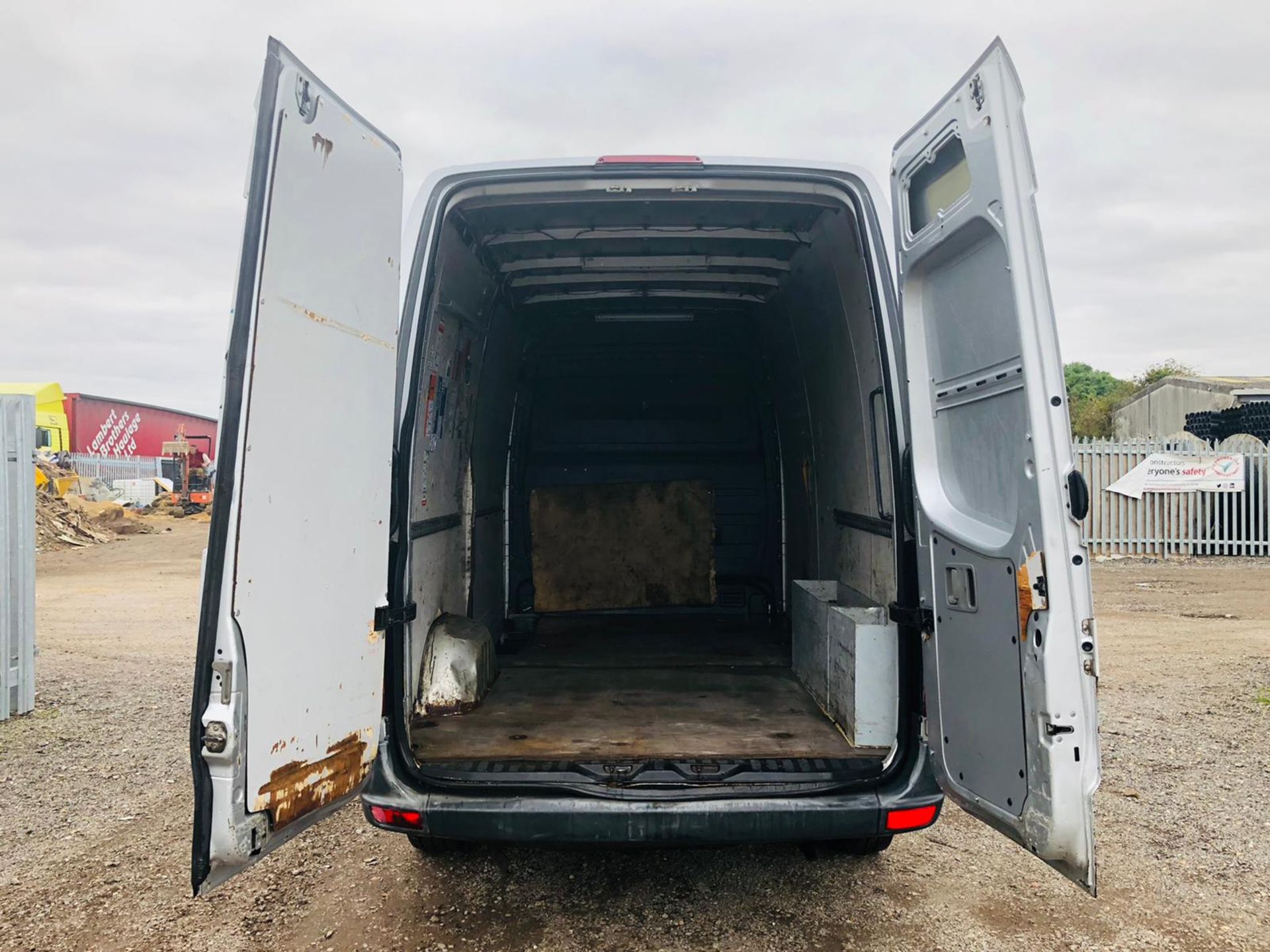 Mercedes-Benz Sprinter 2.1 313 CDI L2 H3 2011 ' 61 Reg' - Metallic Silver - Panel Van - Image 16 of 25