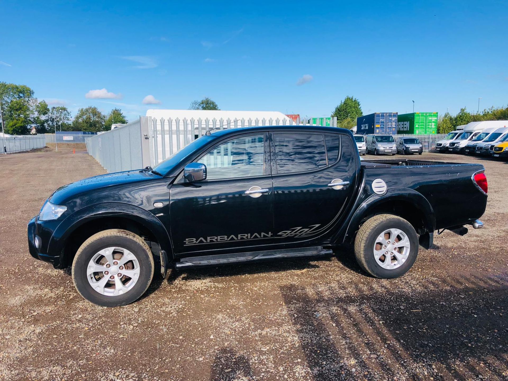 Mitsubishi L200 Barbarian 2.5 DI-D 4x4 2011 '61 Reg' Metallic Black - Air Con - Image 9 of 20