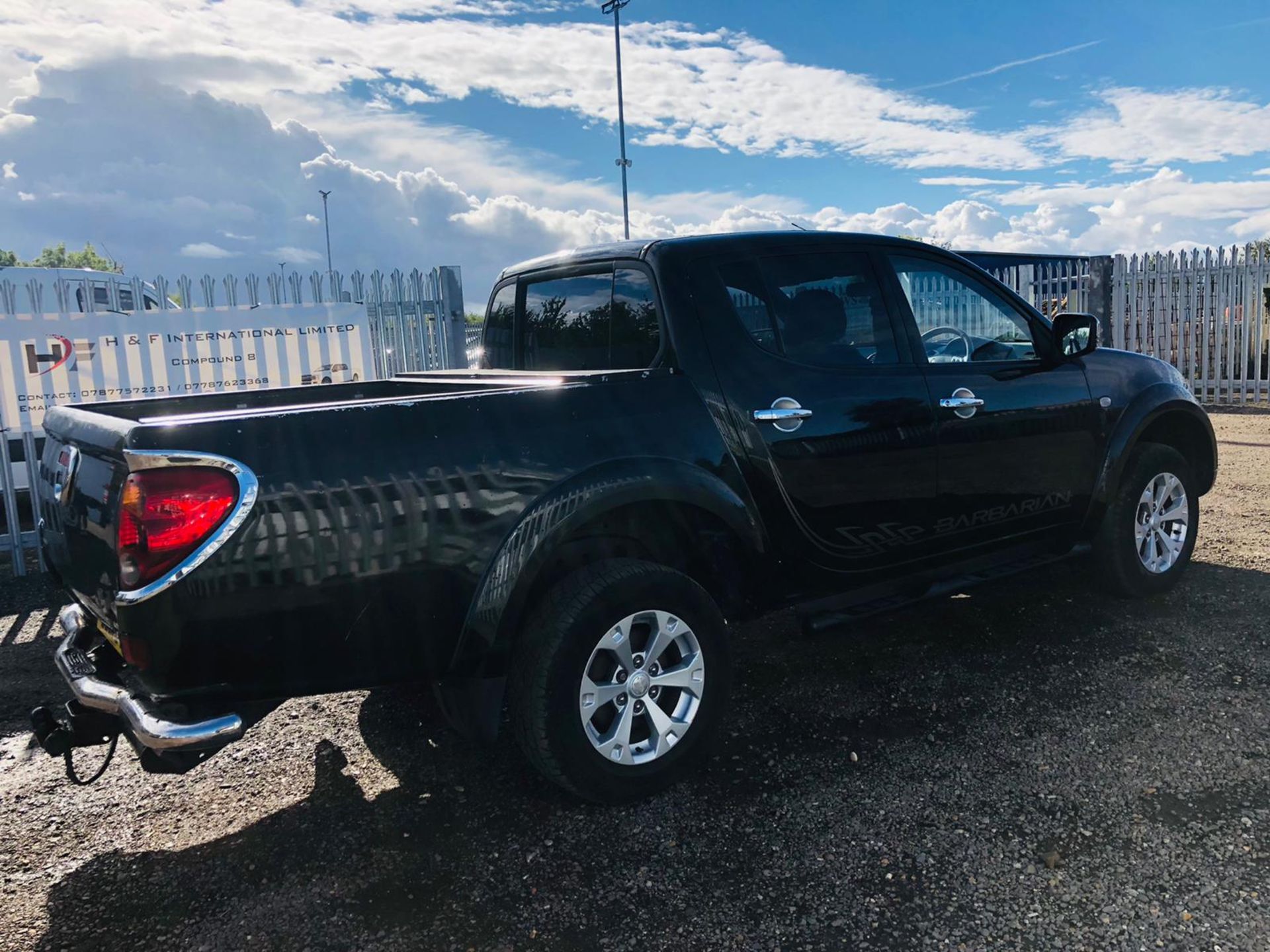 Mitsubishi L200 Barbarian 2.5 DI-D 4x4 2011 '61 Reg' Metallic Black - Air Con - Image 12 of 20