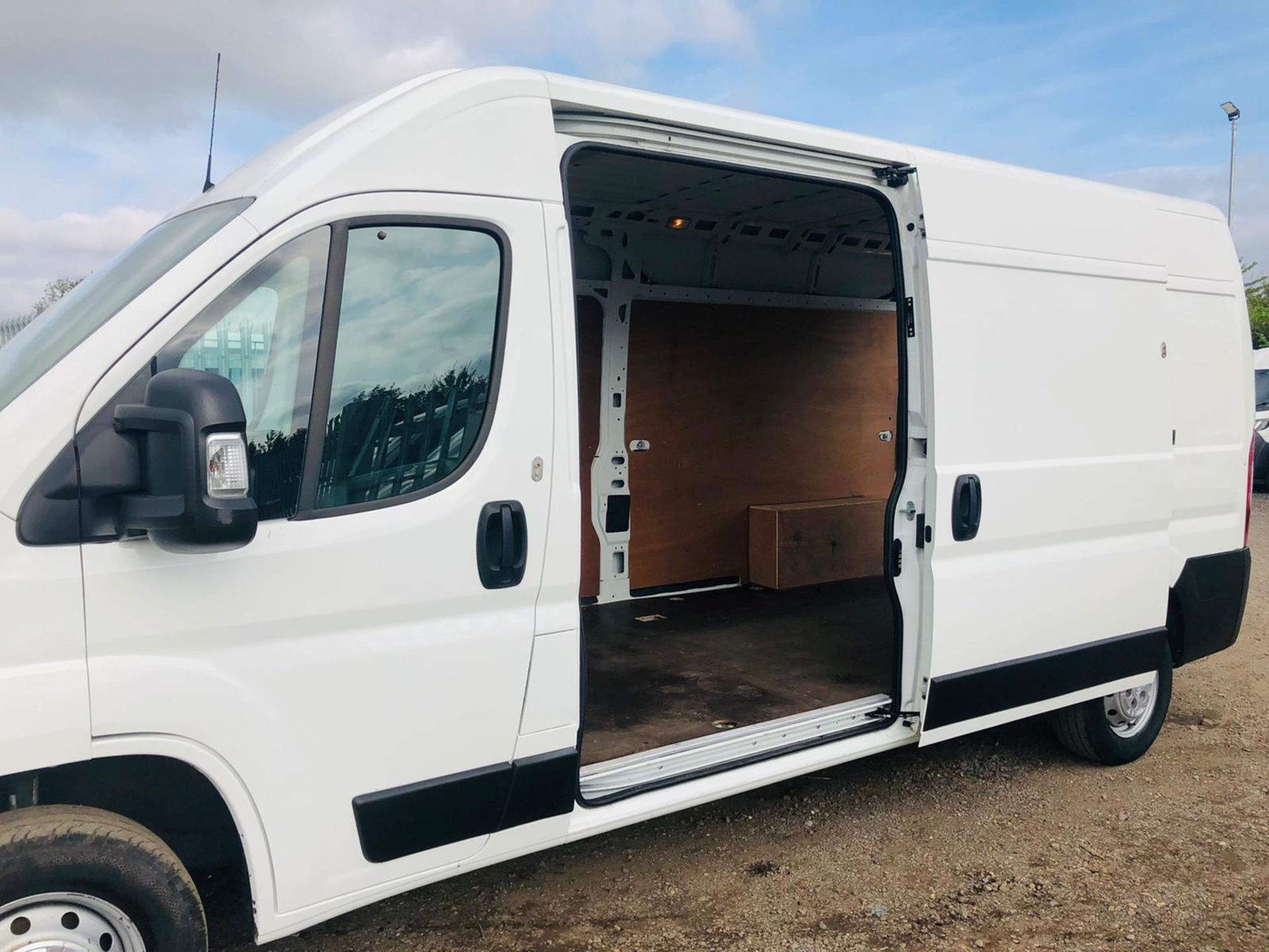 Citroen Relay 2.0 Blue HDI 130 L3 H2 Enterprise 2018 '18 Reg' - ULEZ Compliant - Air Con - Panel Van - Image 15 of 25