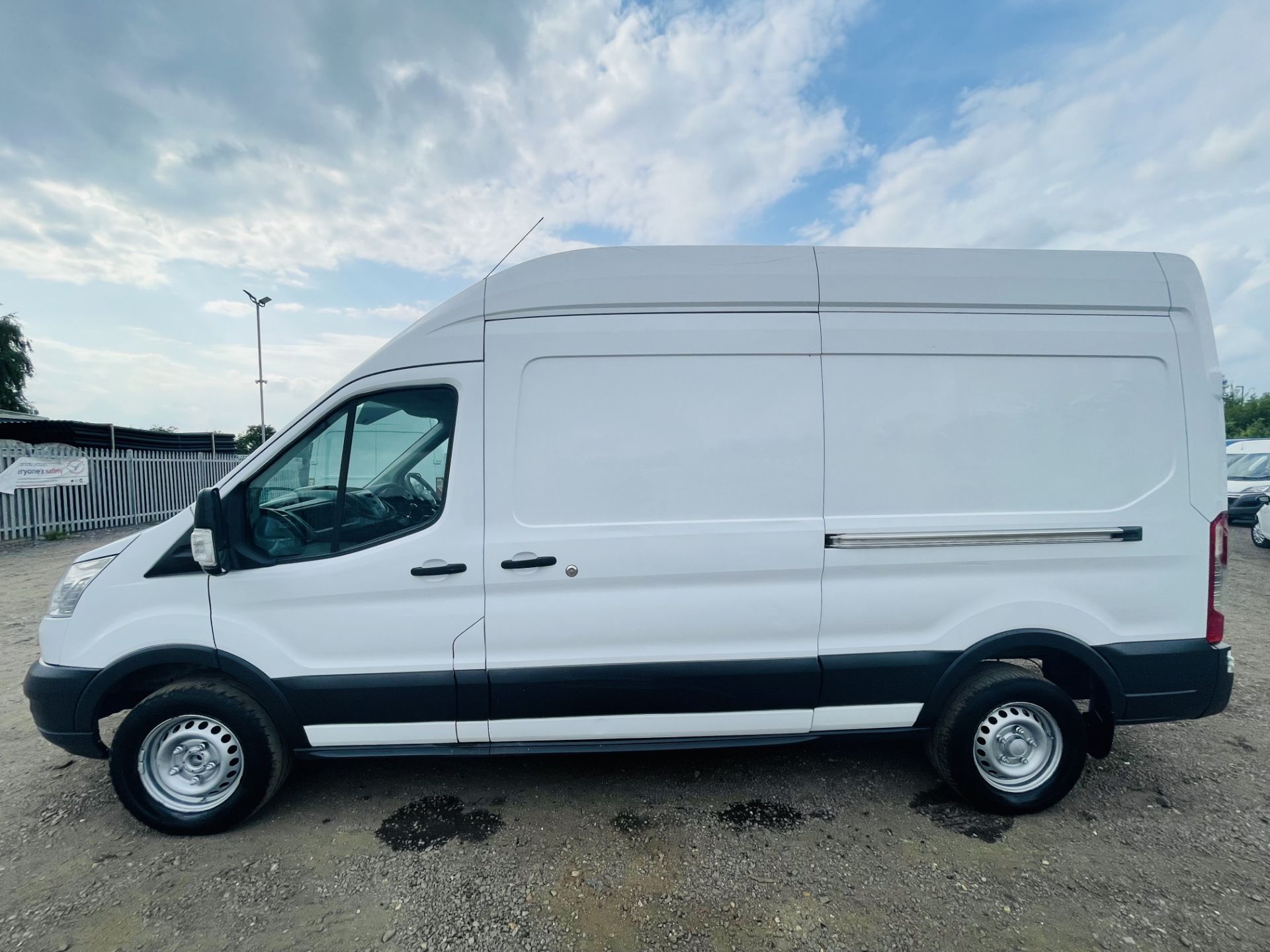 ** ON SALE **Ford Transit 2.2 TDCI L3 H2 2015 '65 Reg' - Panel Van - LCV - 3 seats - Image 4 of 15