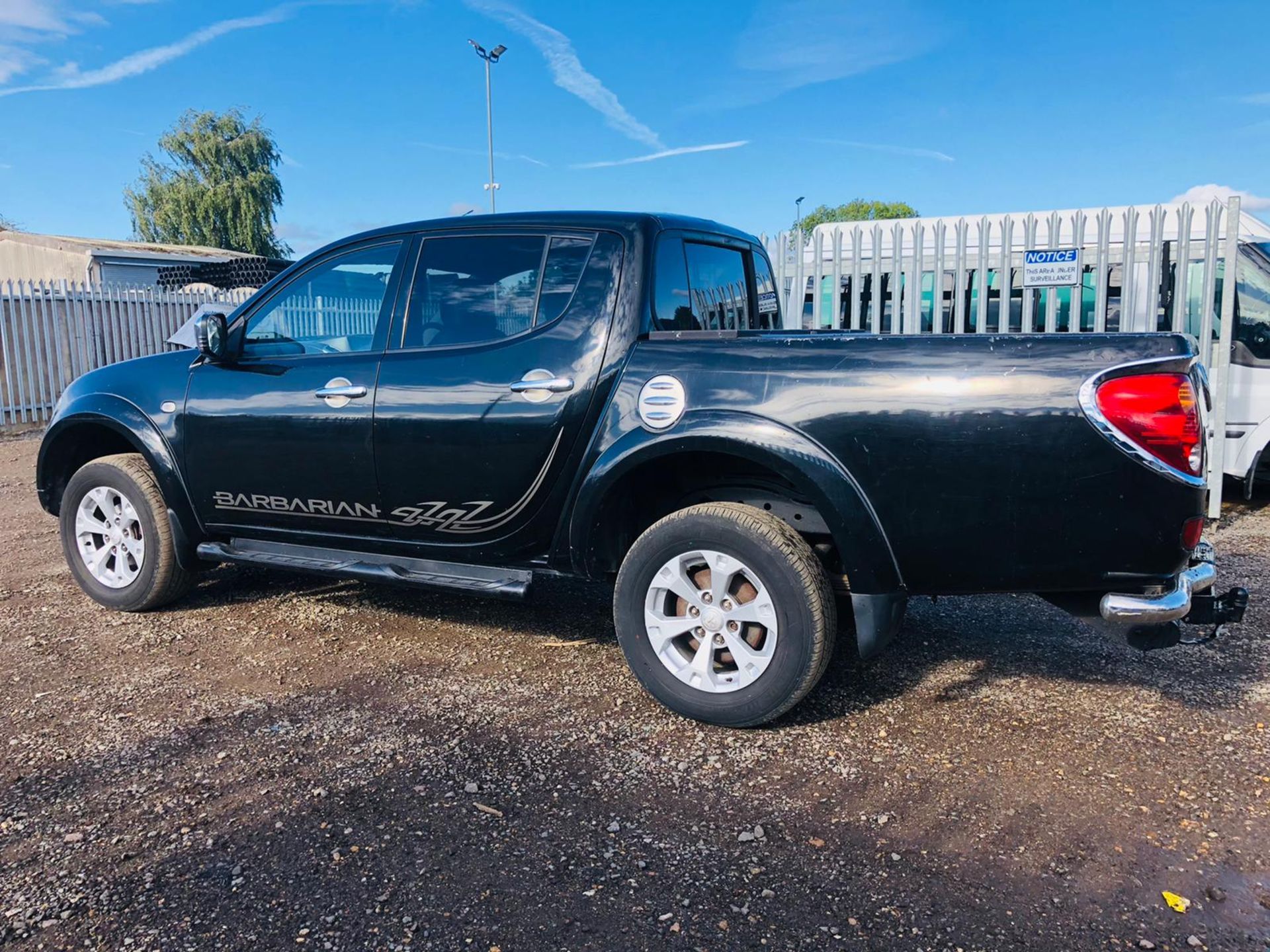 Mitsubishi L200 Barbarian 2.5 DI-D 4x4 2011 '61 Reg' Metallic Black - Air Con - Image 8 of 20