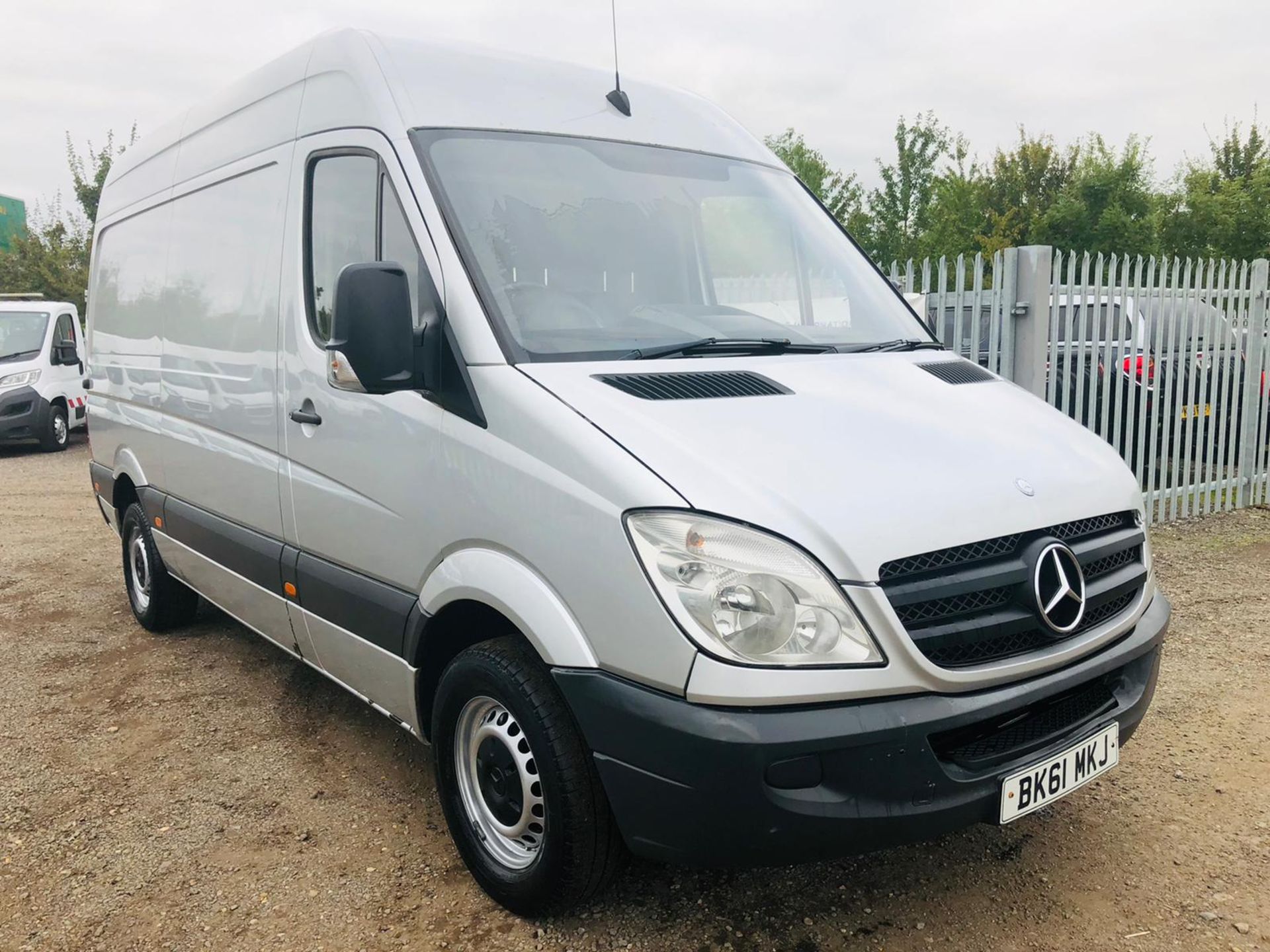 Mercedes-Benz Sprinter 2.1 313 CDI L2 H3 2011 ' 61 Reg' - Metallic Silver - Panel Van - Image 2 of 25