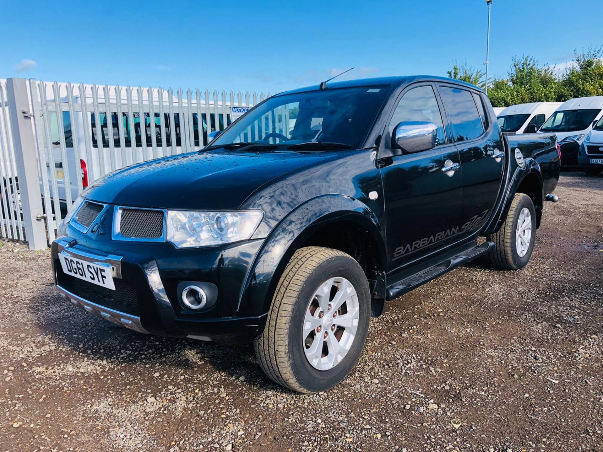 Mitsubishi L200 Barbarian 2.5 DI-D 4x4 2011 '61 Reg' Metallic Black - Air Con - Image 4 of 20