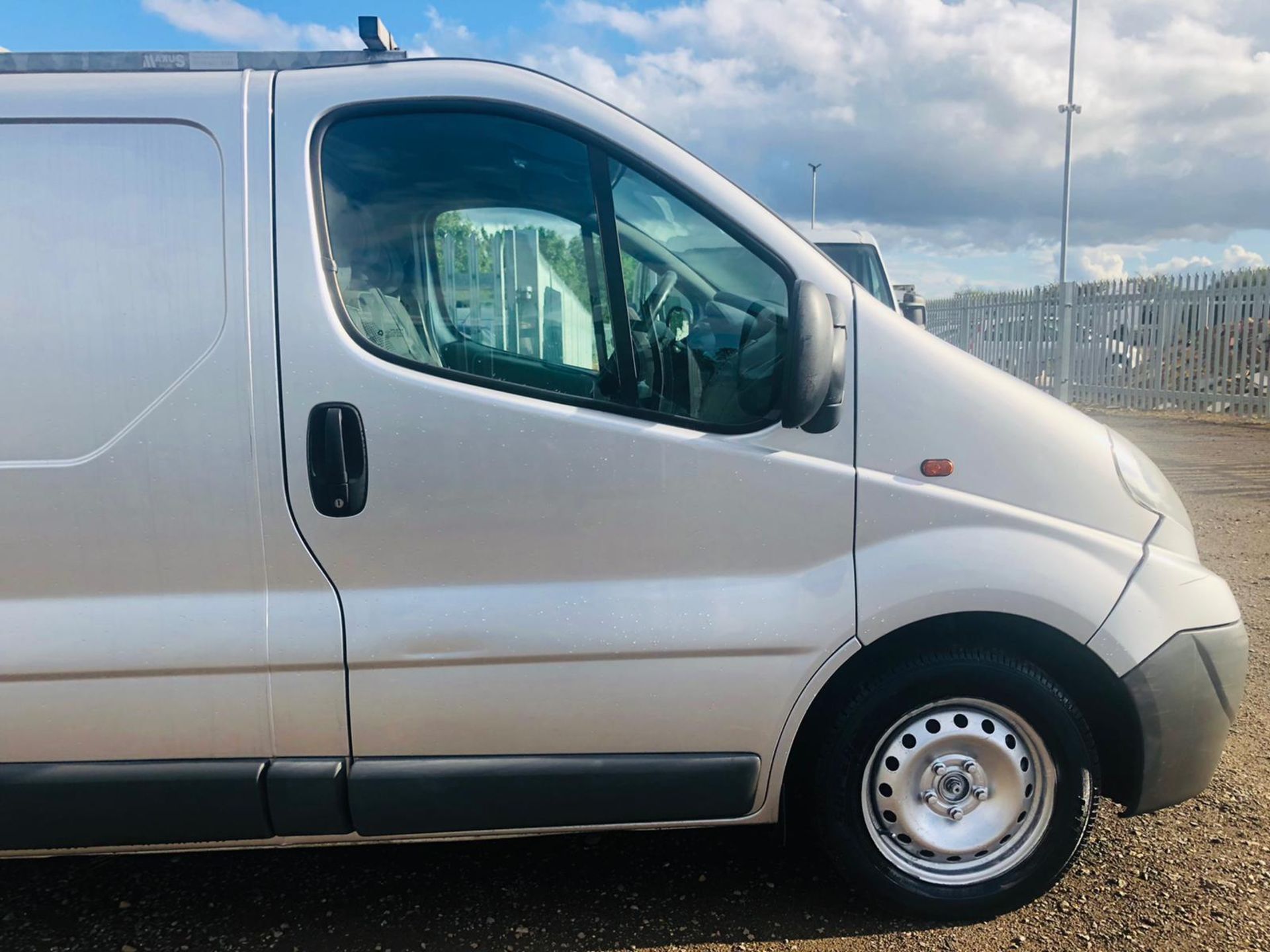 ** On Sale **Vauxhall Vivaro 2.0 CDTI 2700 115 L1 H1 2011 '11 Reg' Air Con - Metallic Silver - - Image 11 of 23