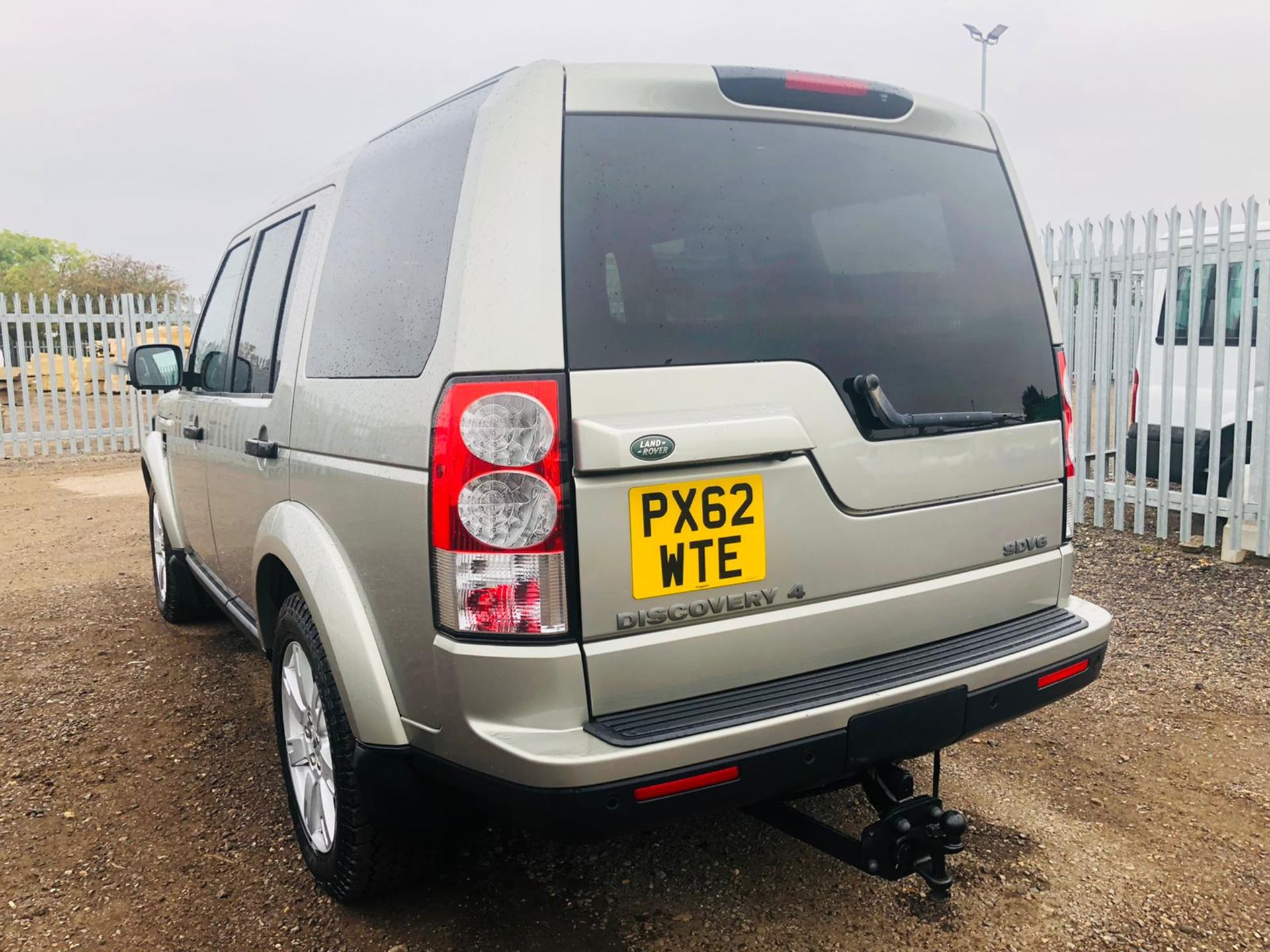 **ON SALE** Land Rover Discovery 4 3.0 SDV6 255 Command Shift Auto 2012 '62 Reg' Sat Nav - Air con - Image 14 of 33